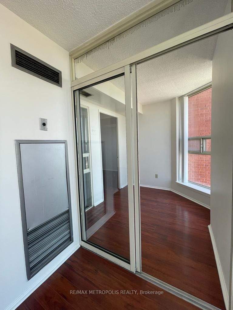 Unit 1412 - 2460 Eglinton Avenue E, Scarborough 5