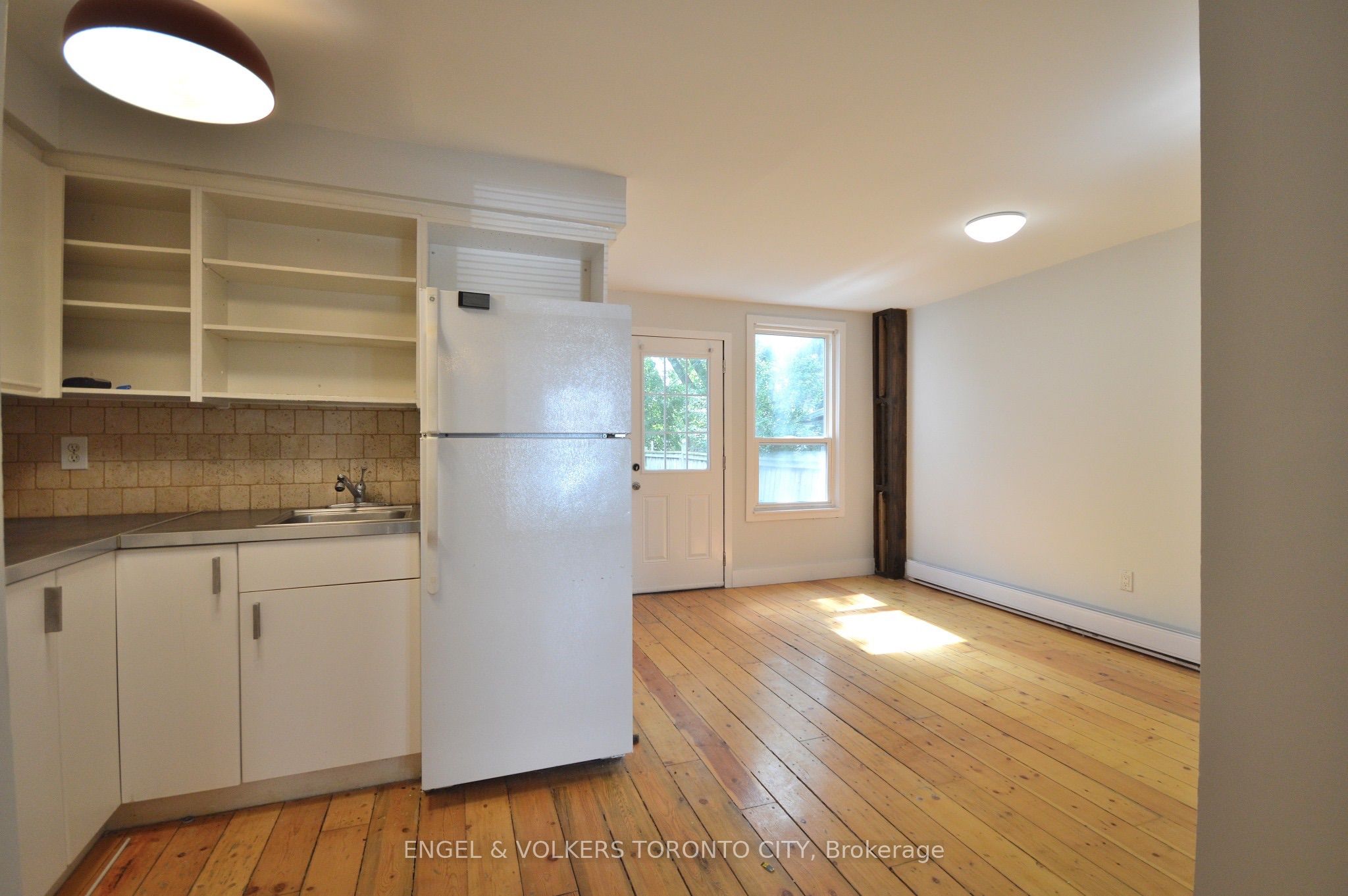 Unit Main Floor - 1801 Dundas Street E, Toronto 4