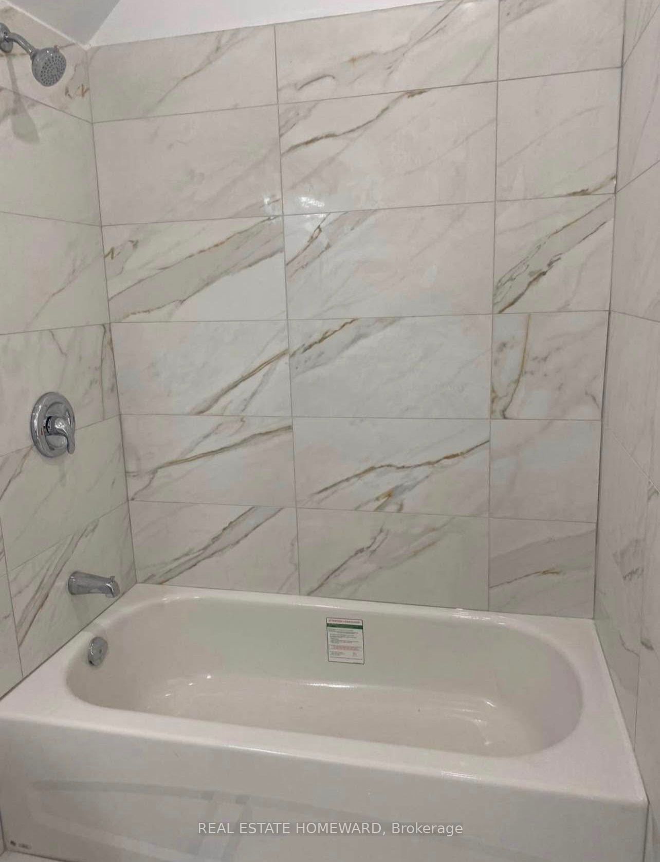 Unit Room 2 - 1226 Leslie Drive, Innisfil 2