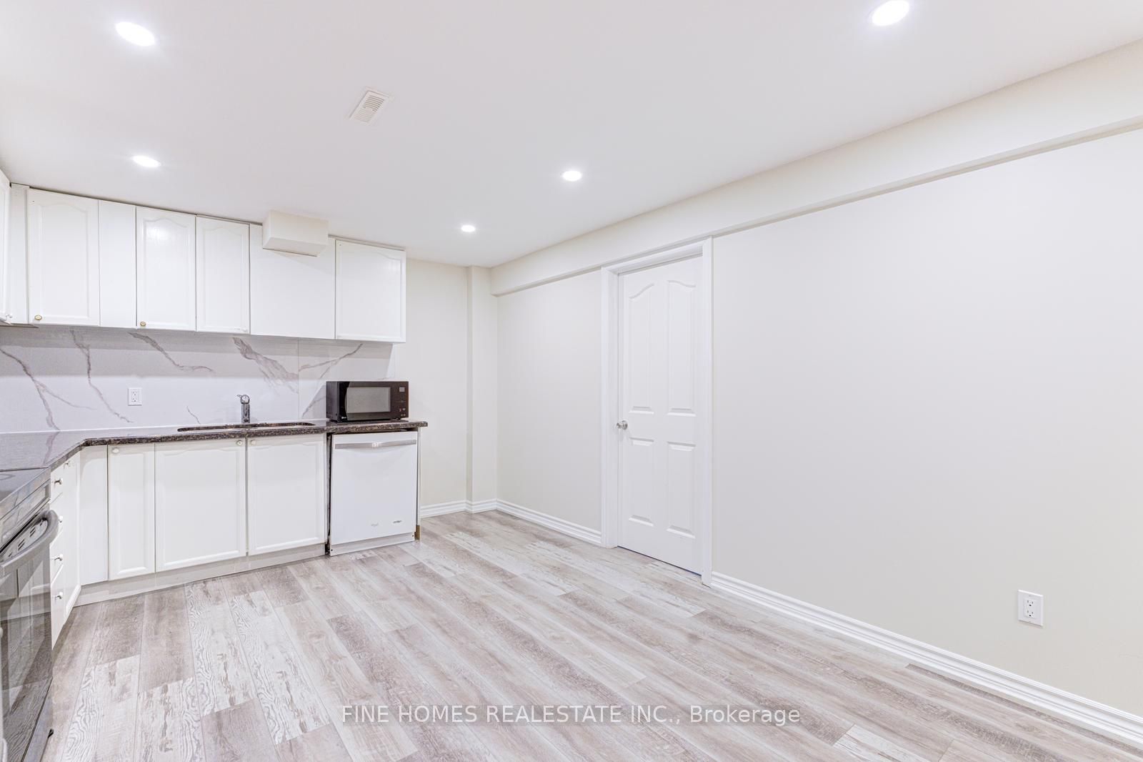 Unit Lower - 28 Rockwood Crescent, Vaughan 3