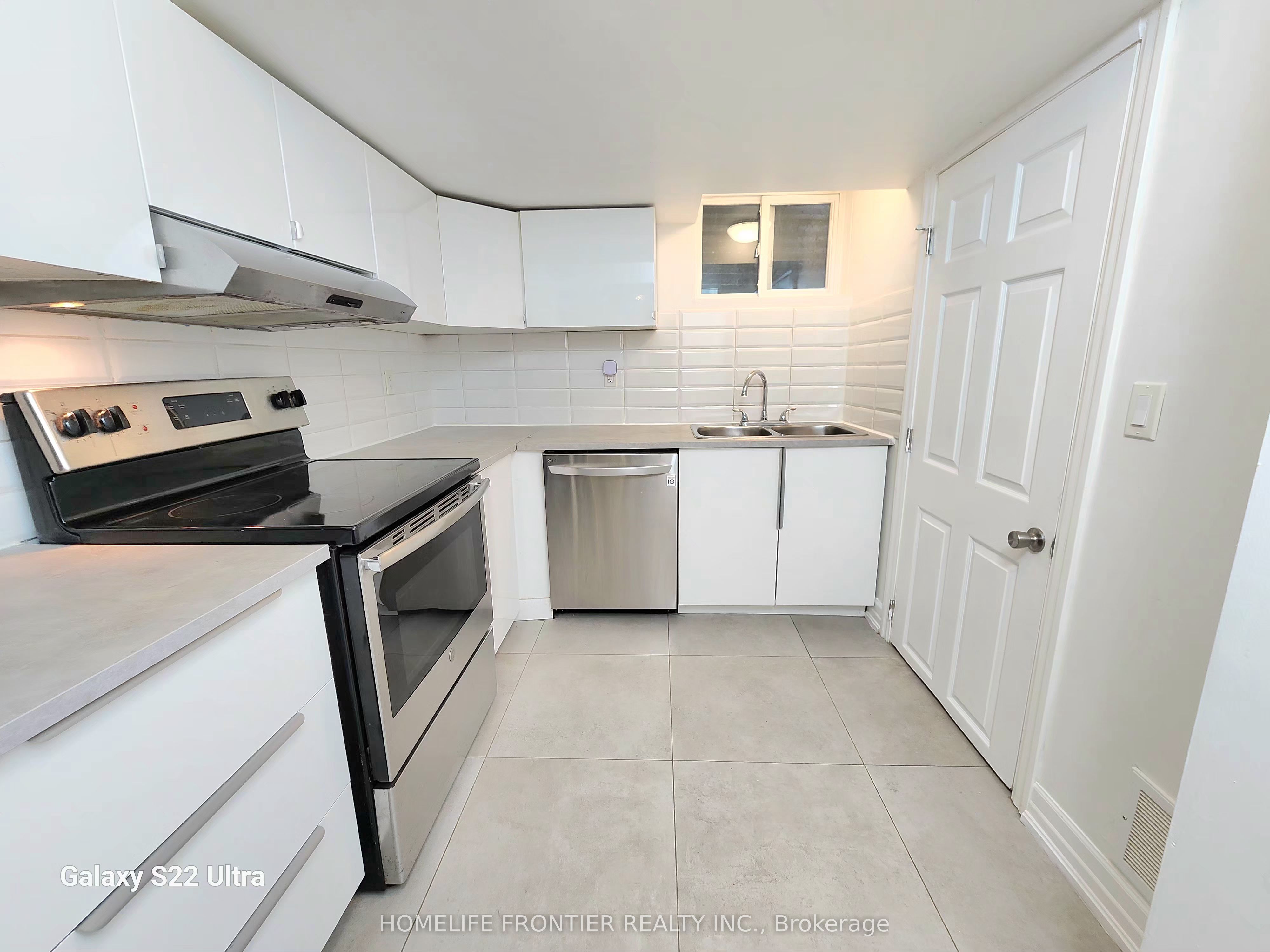 Unit Bsmt - 764 Gorham Street, Newmarket 4