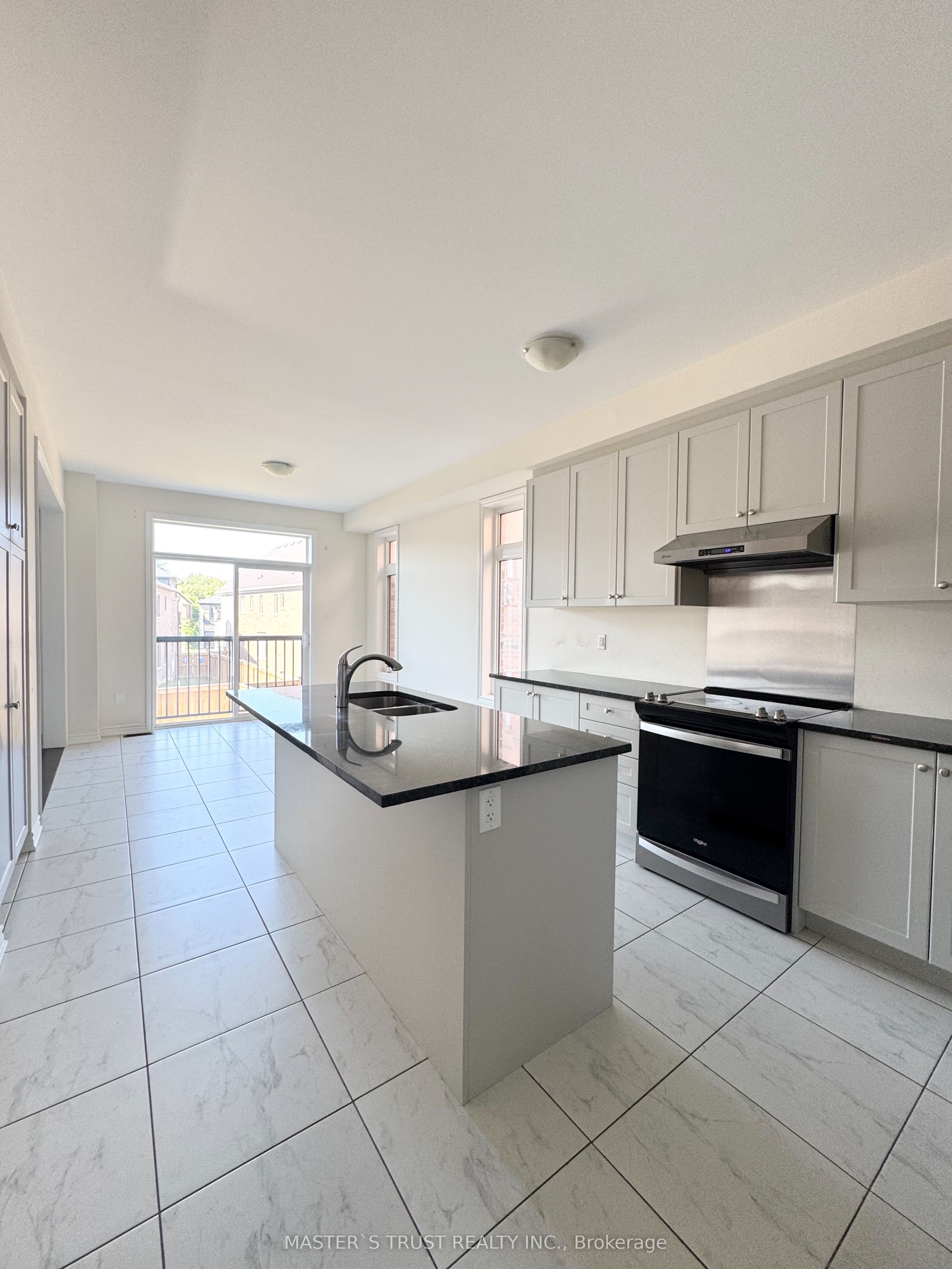 78 Kentledge Avenue, East Gwillimbury 2