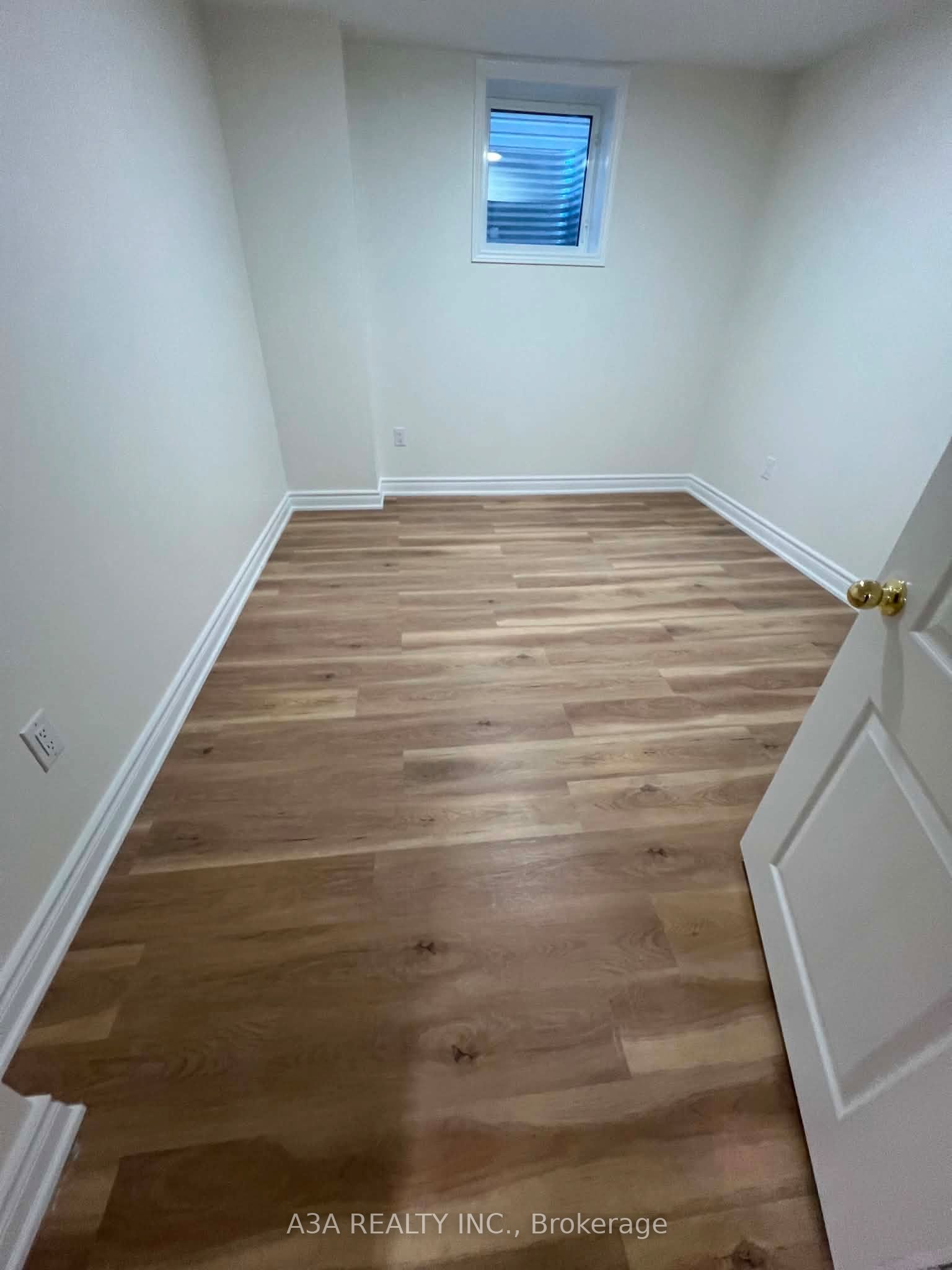 Unit Basement - 4 Bamburg Street, Georgina 3