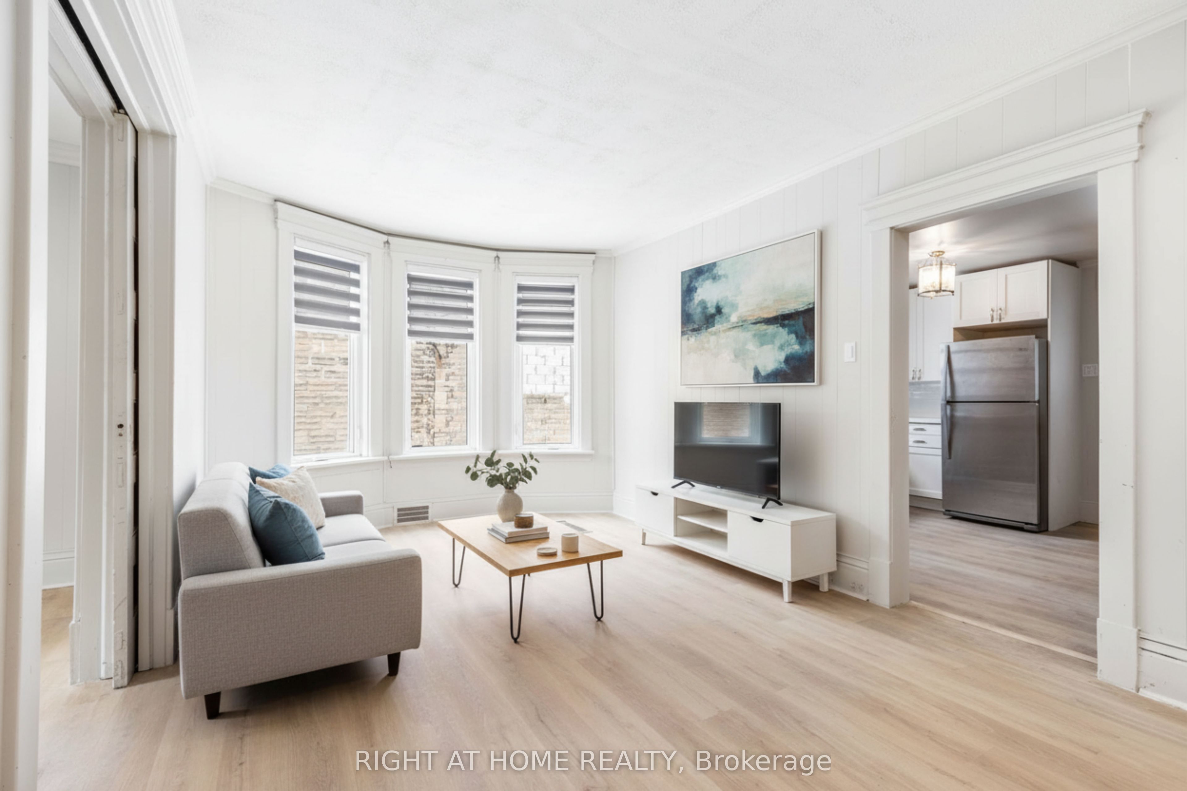 Unit Main Floor - 443 Ontario Street, Newmarket 3