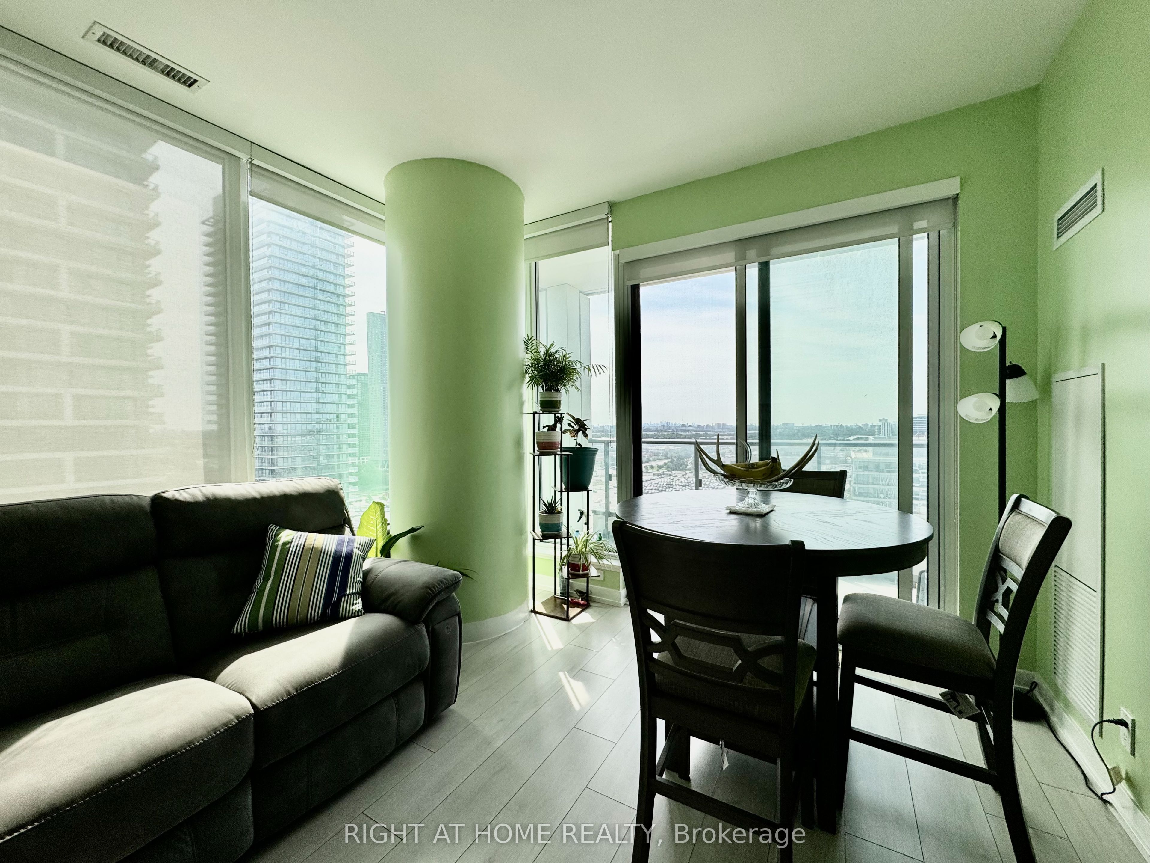 Unit 1903 - 898 Portage Parkway, Vaughan 3