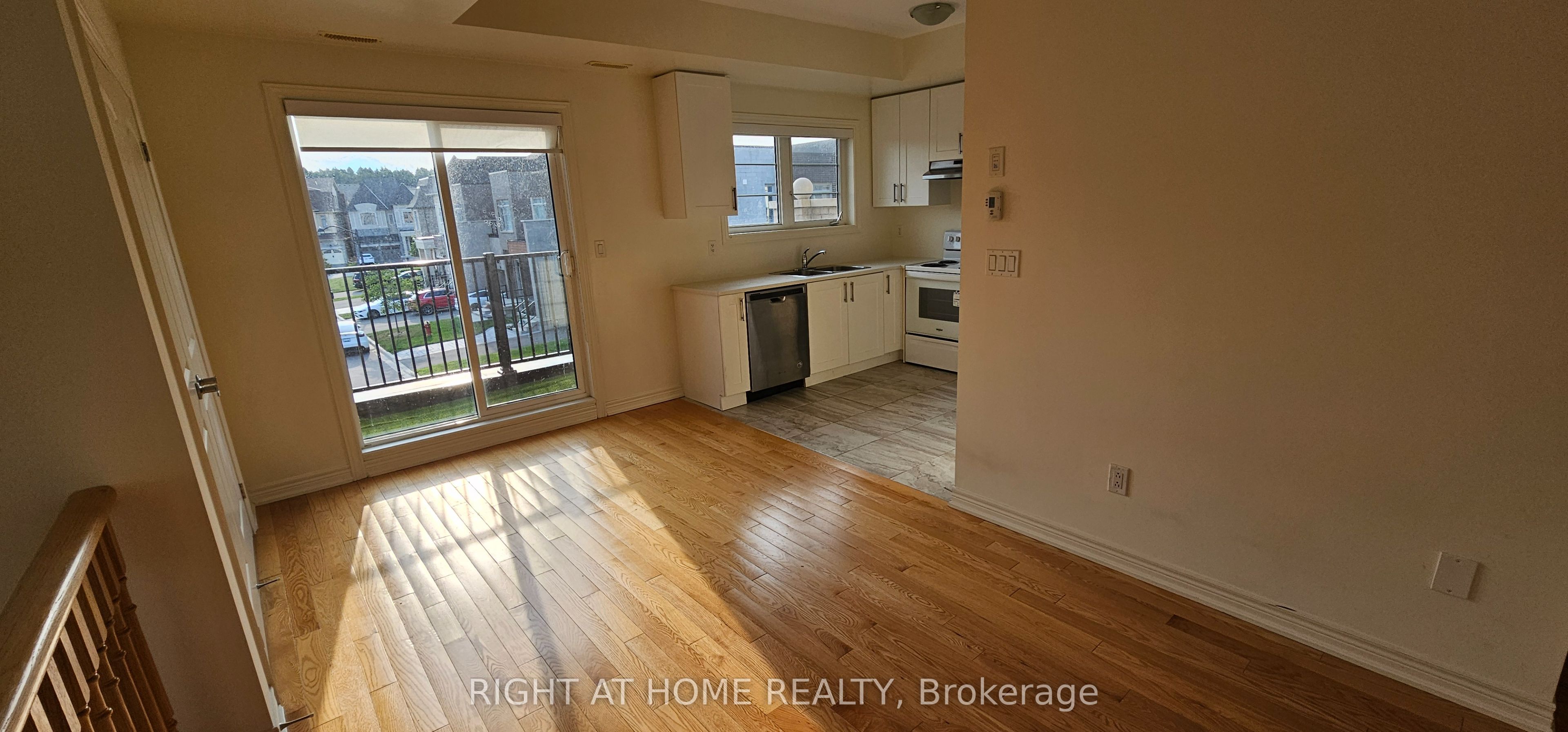 Unit Upper - 9430 Bayview Avenue, Richmond Hill 4