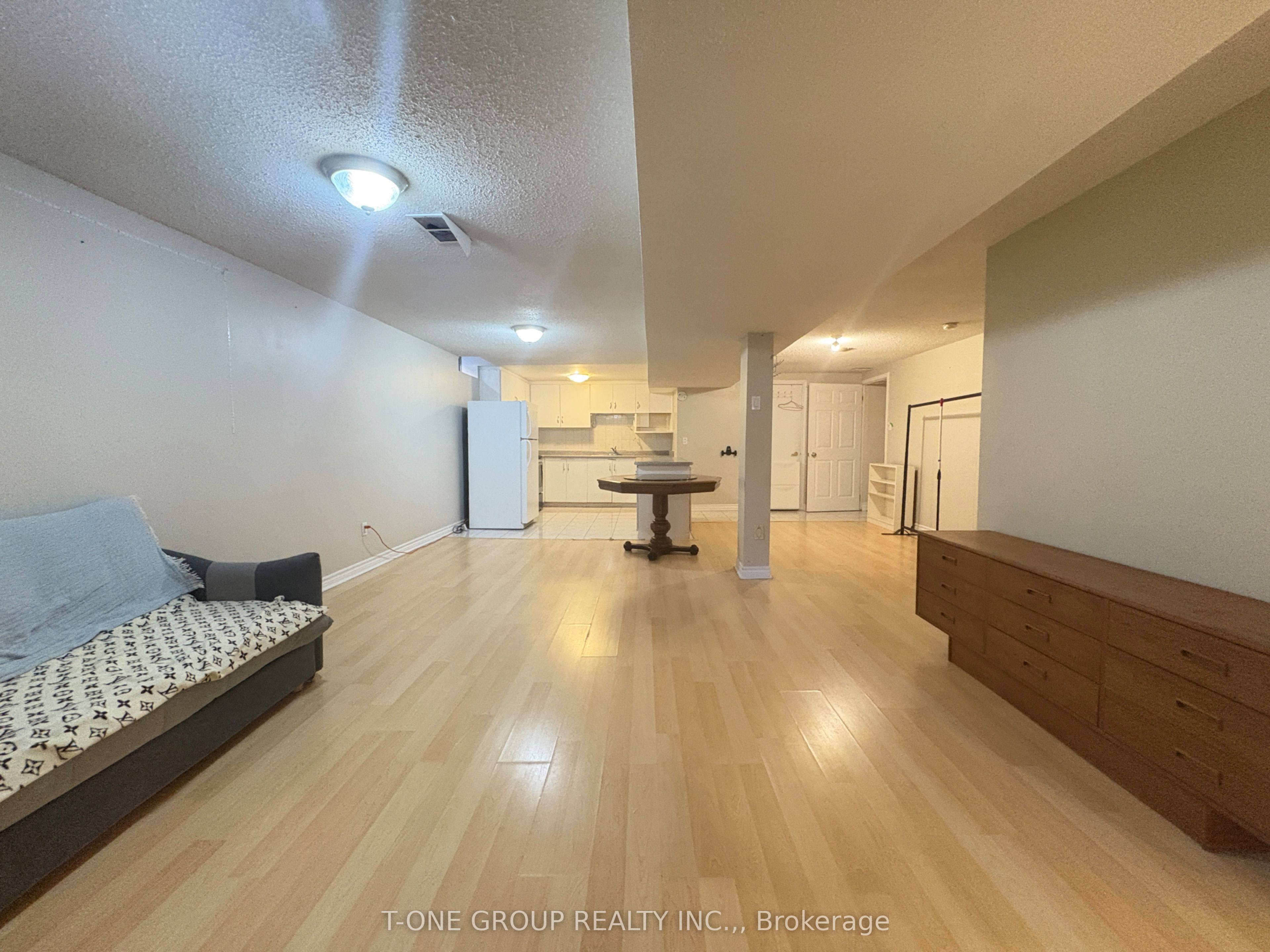 Unit Sep Entrance BSMT - 20 Lynda Mcneil Place, Markham 2