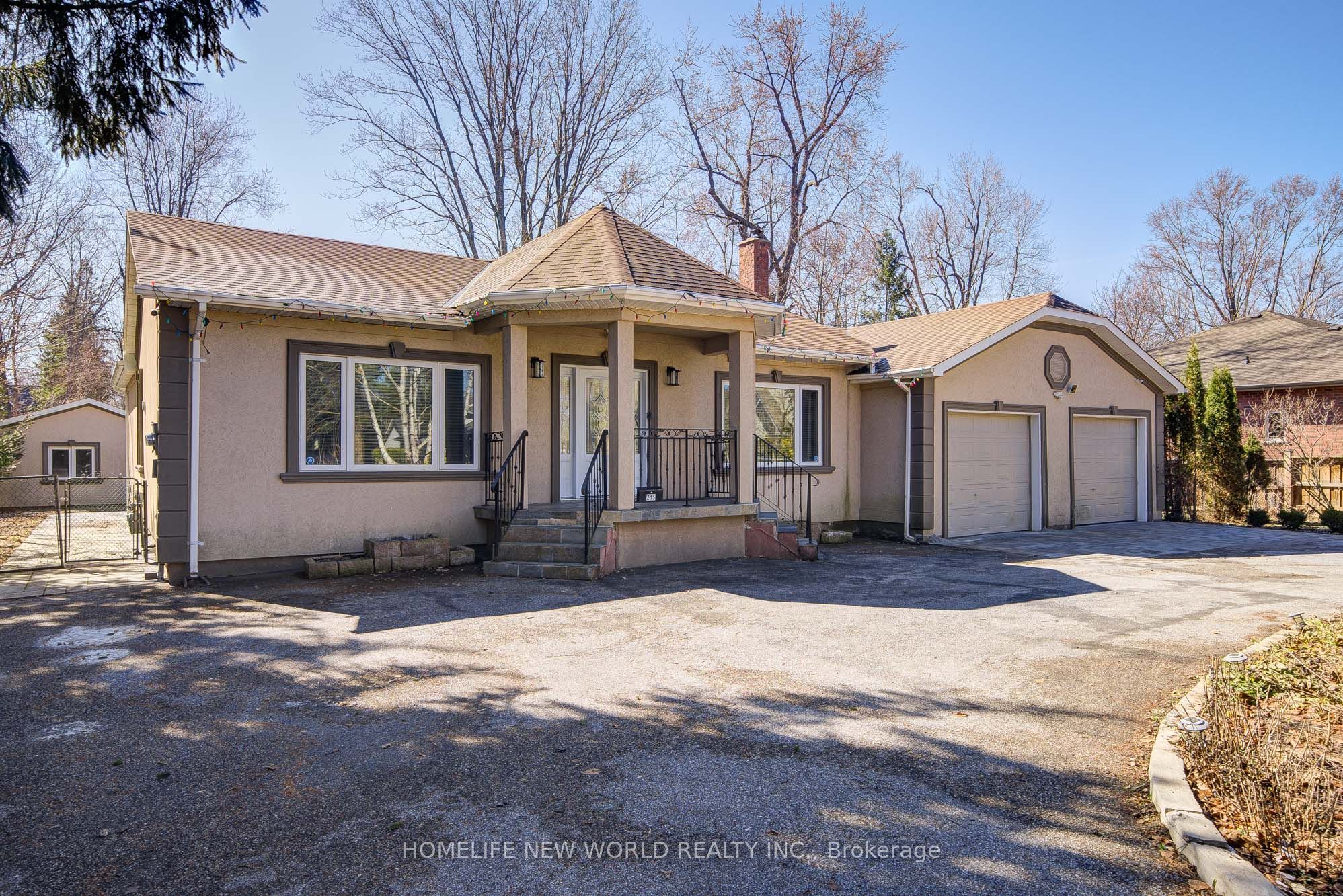 215 Willow Drive, Georgina 3