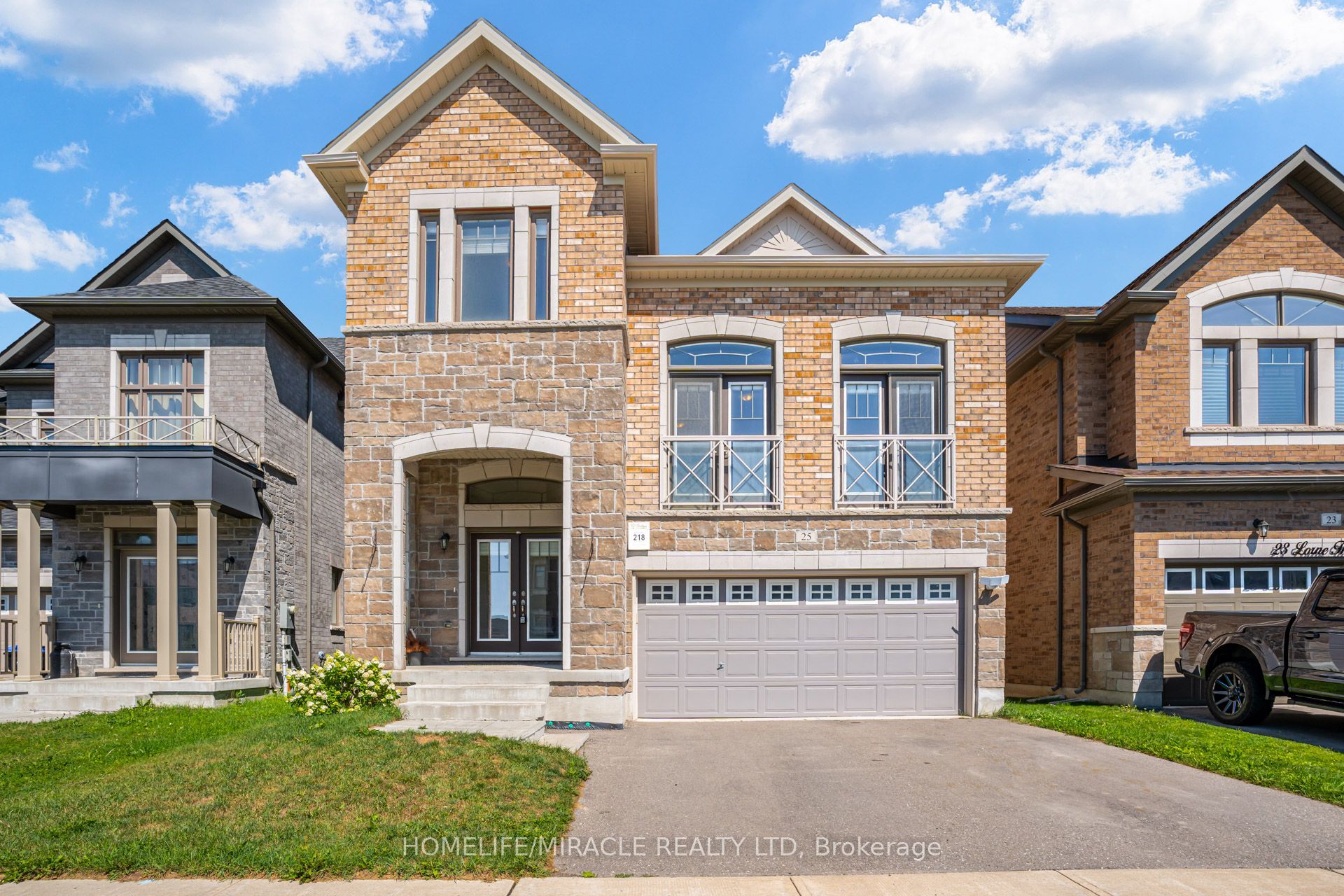 25 Lorne Thomas Place, New Tecumseth 2