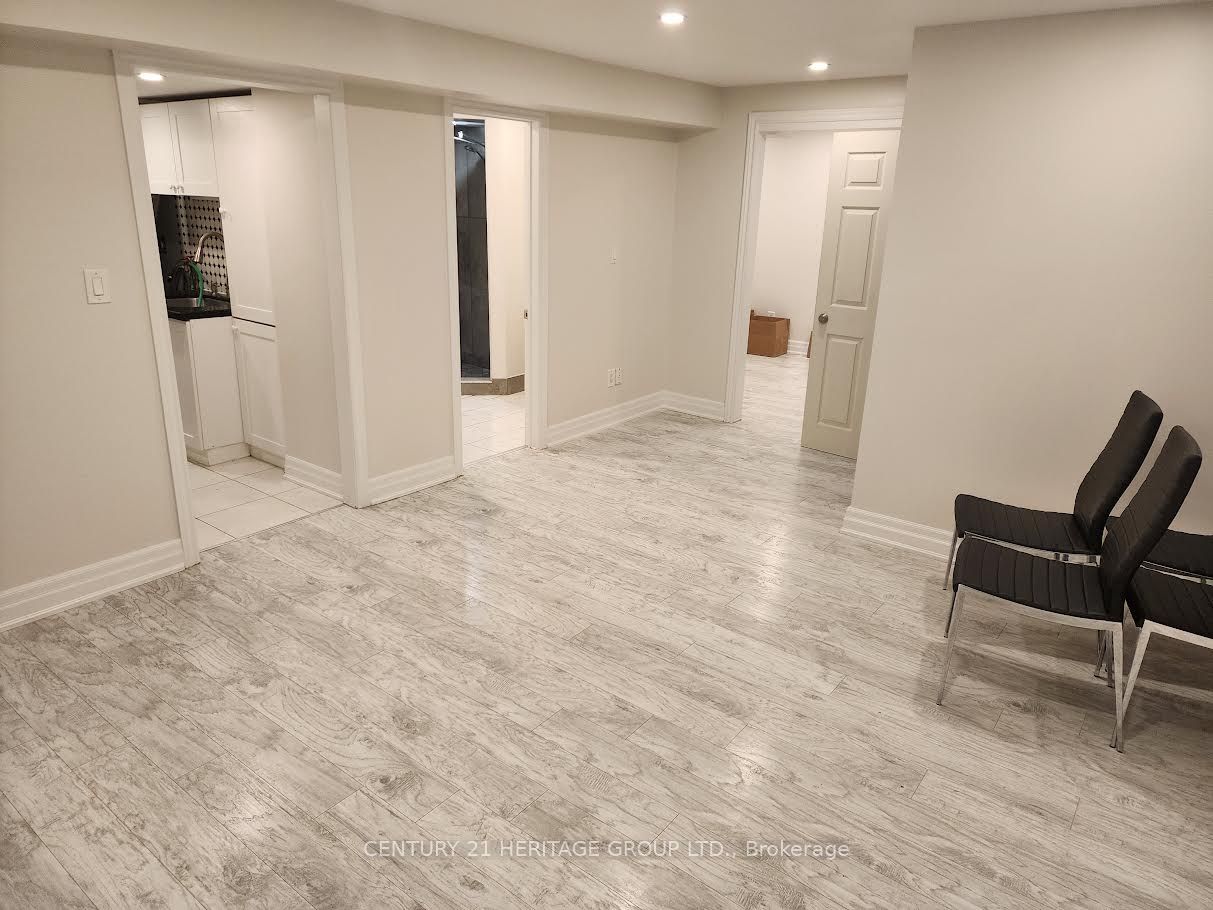 Unit Bsmt - 490 Cody Crescent, Newmarket 3