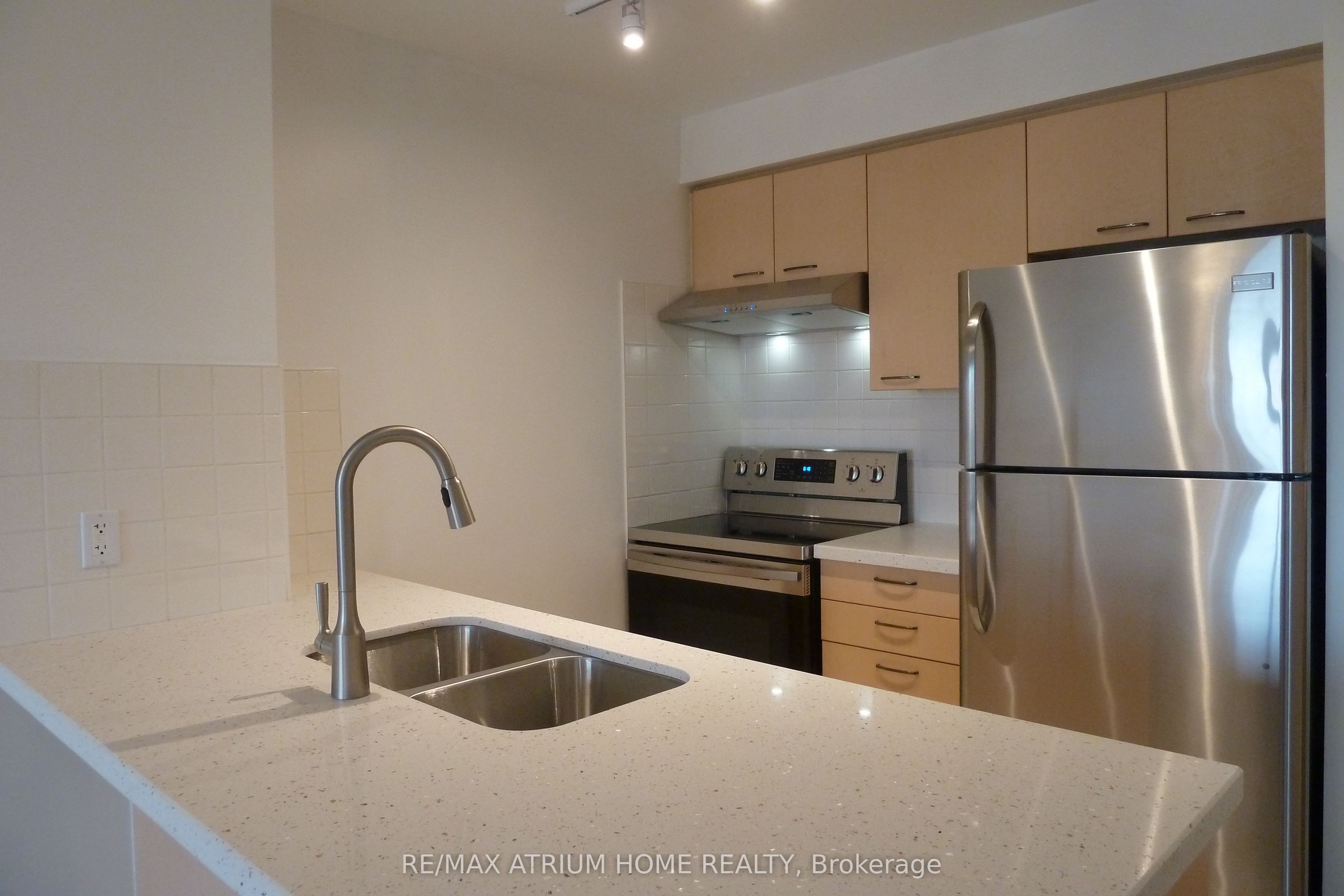 Unit 815 - 51 Saddlecreek Drive, Markham 3