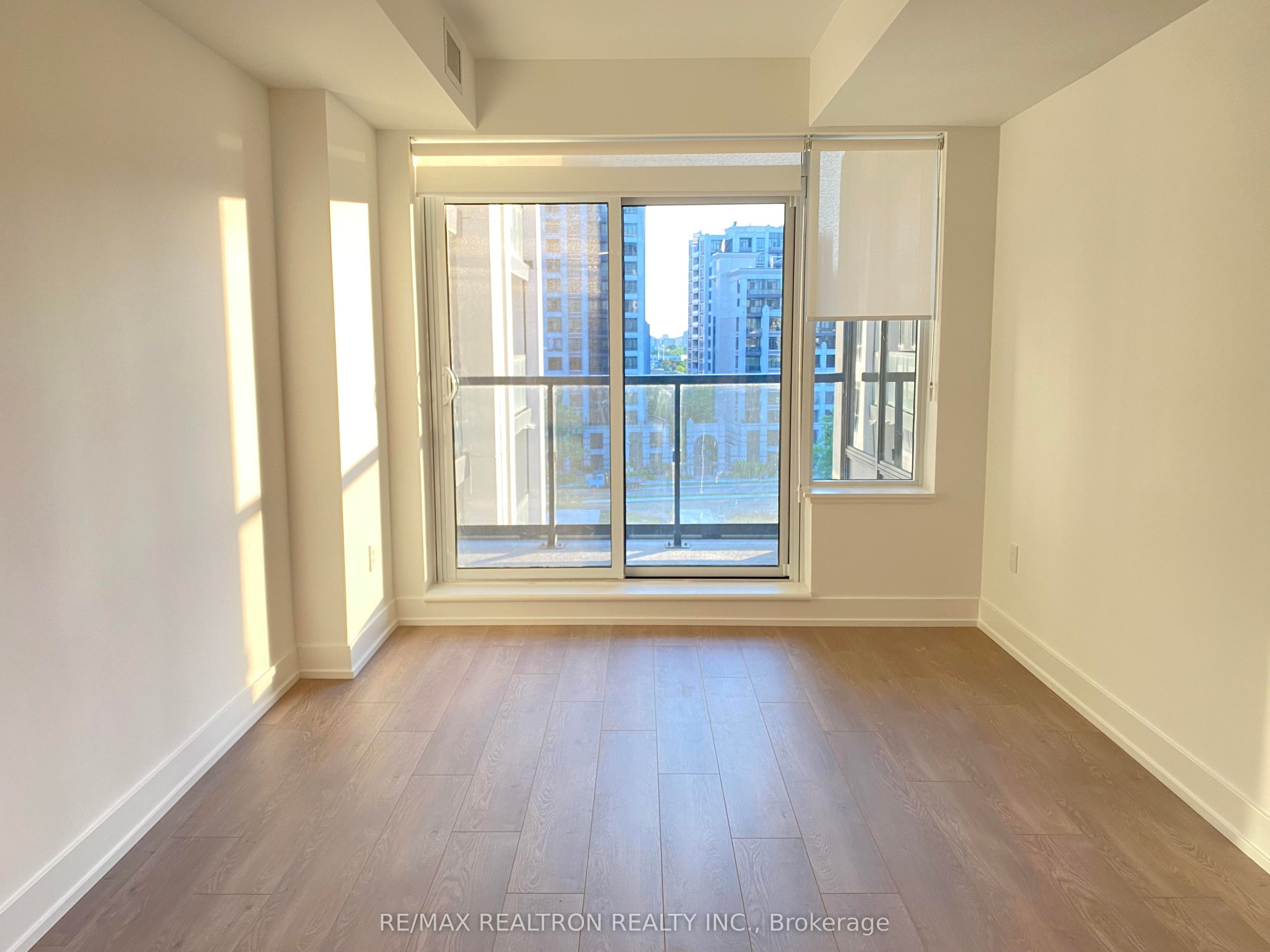 Unit 925 - 8 Cedarland Drive, Markham 4