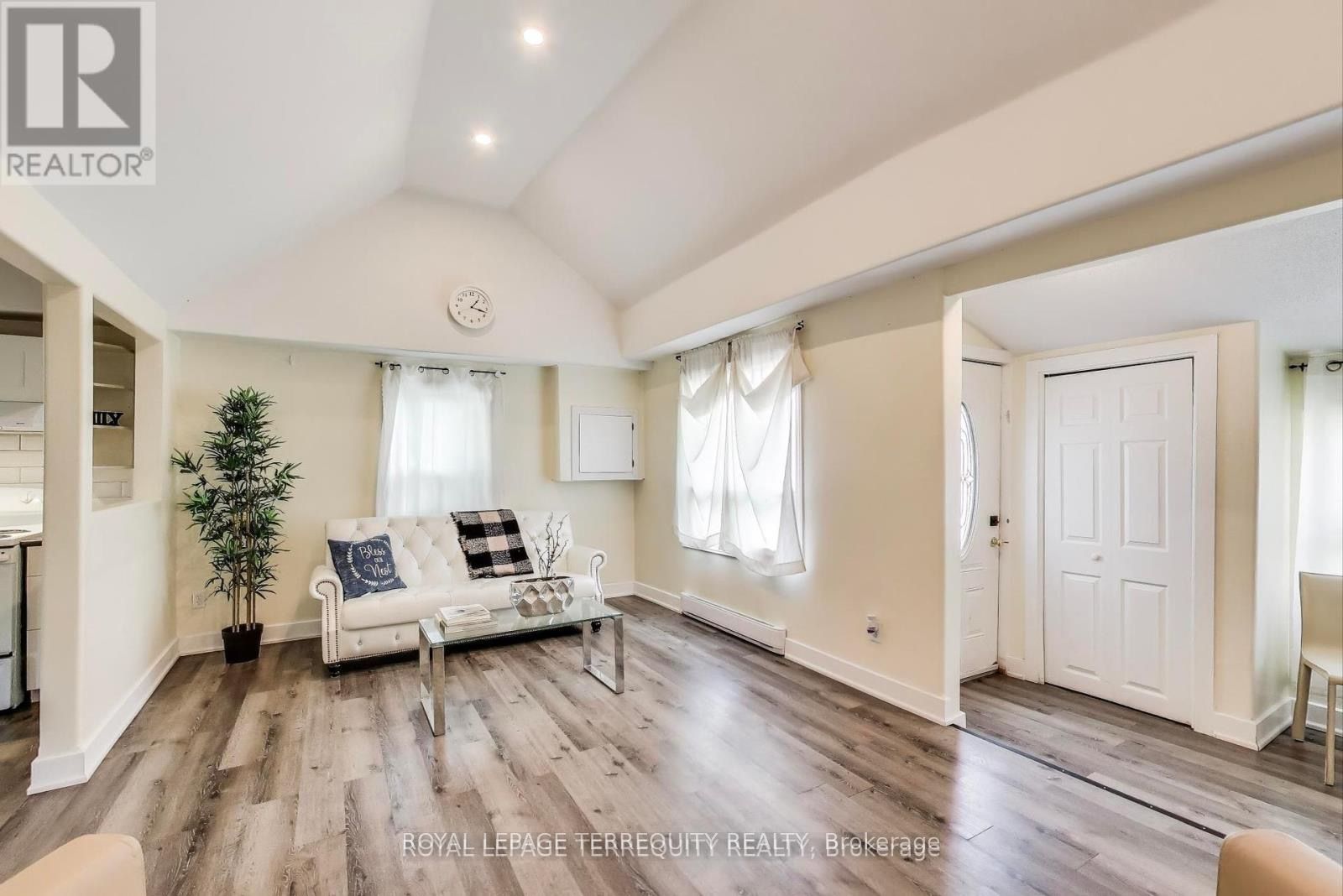 3251 Ravenshoe Road, East Gwillimbury 5