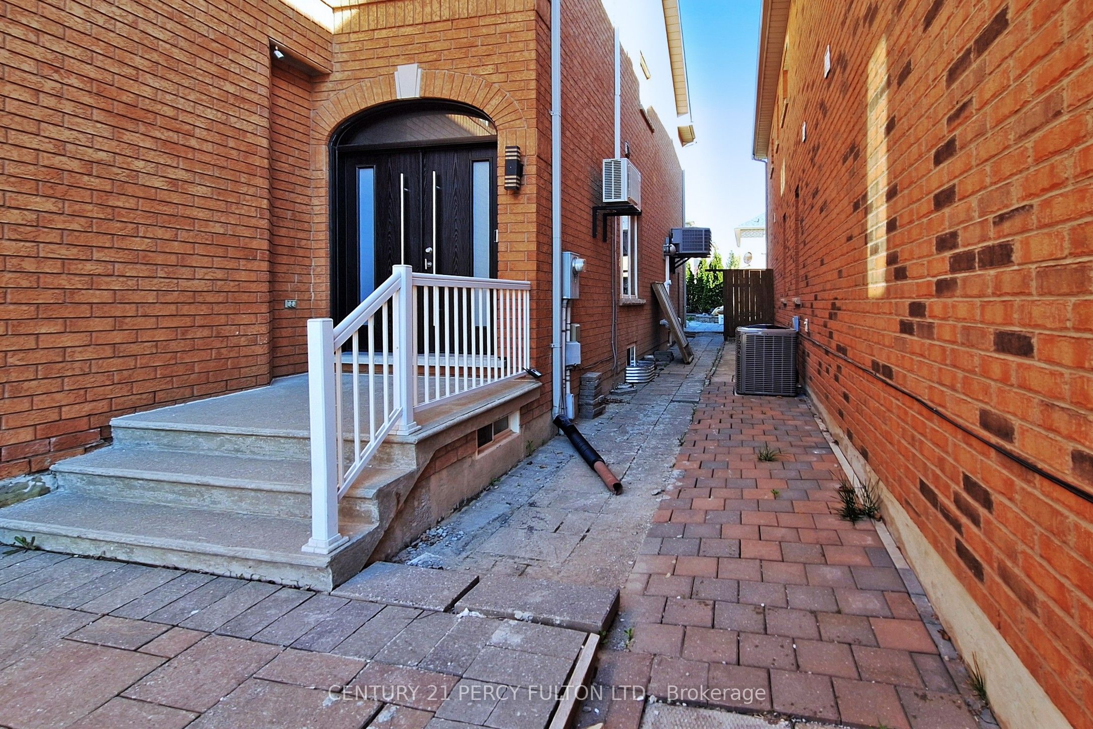 Unit Bsmt - 47 Sapphire Drive, Richmond Hill 2