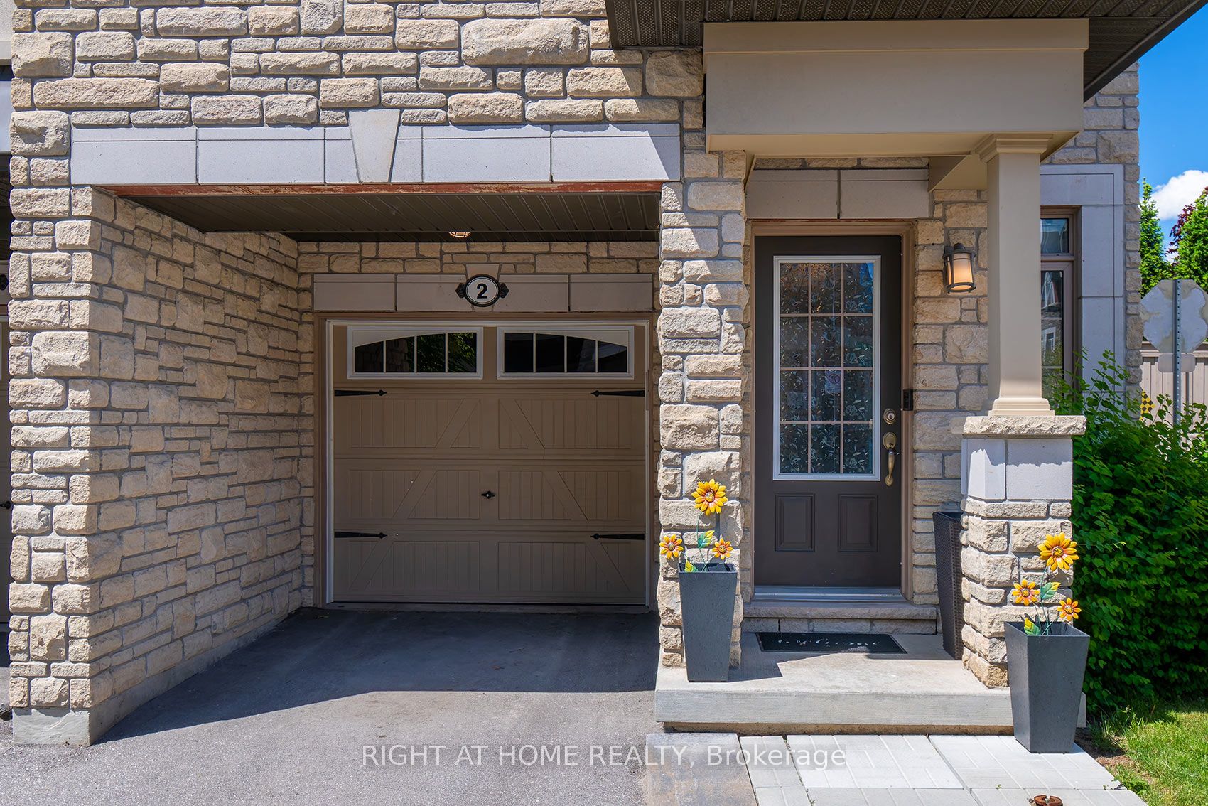 2 Queen Mary Court, Vaughan 2