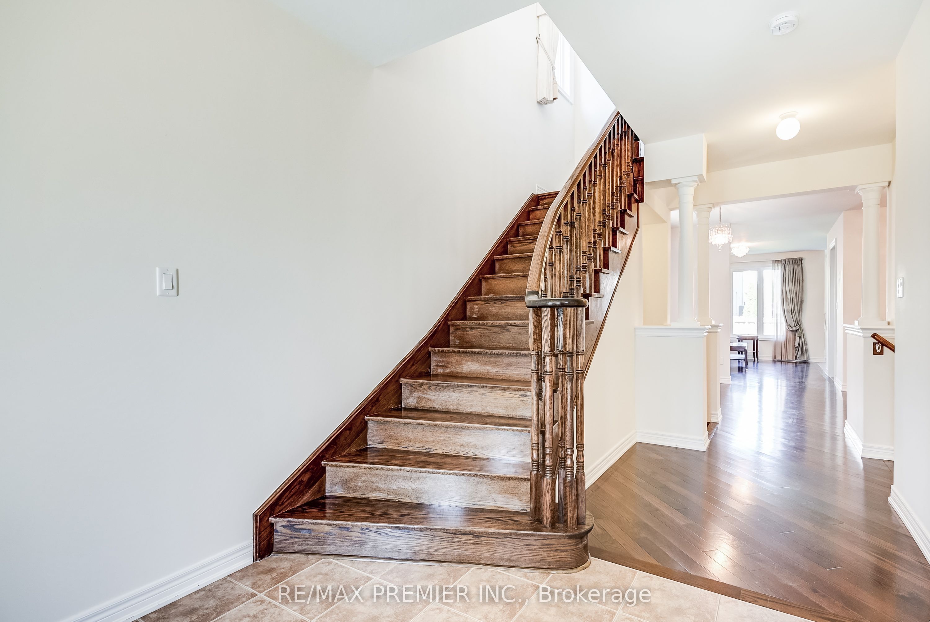 246 Hansard Drive, Vaughan 5