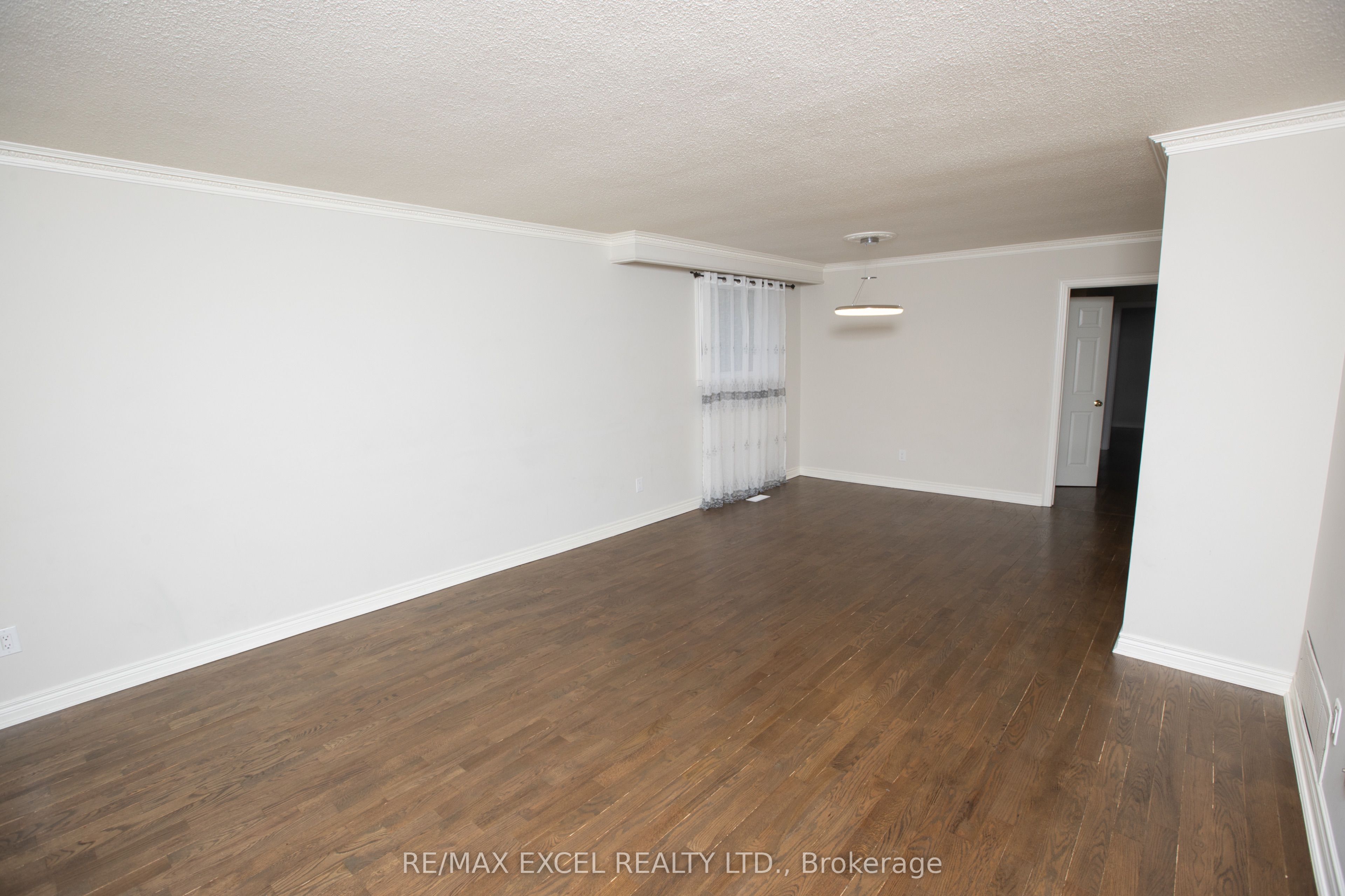 Unit Main Floor - 387 Crosby Avenue, Richmond Hill 3