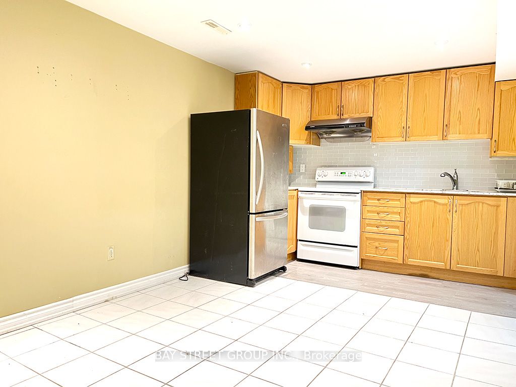 Bsmt 50 Coppard Ave, Markham 4