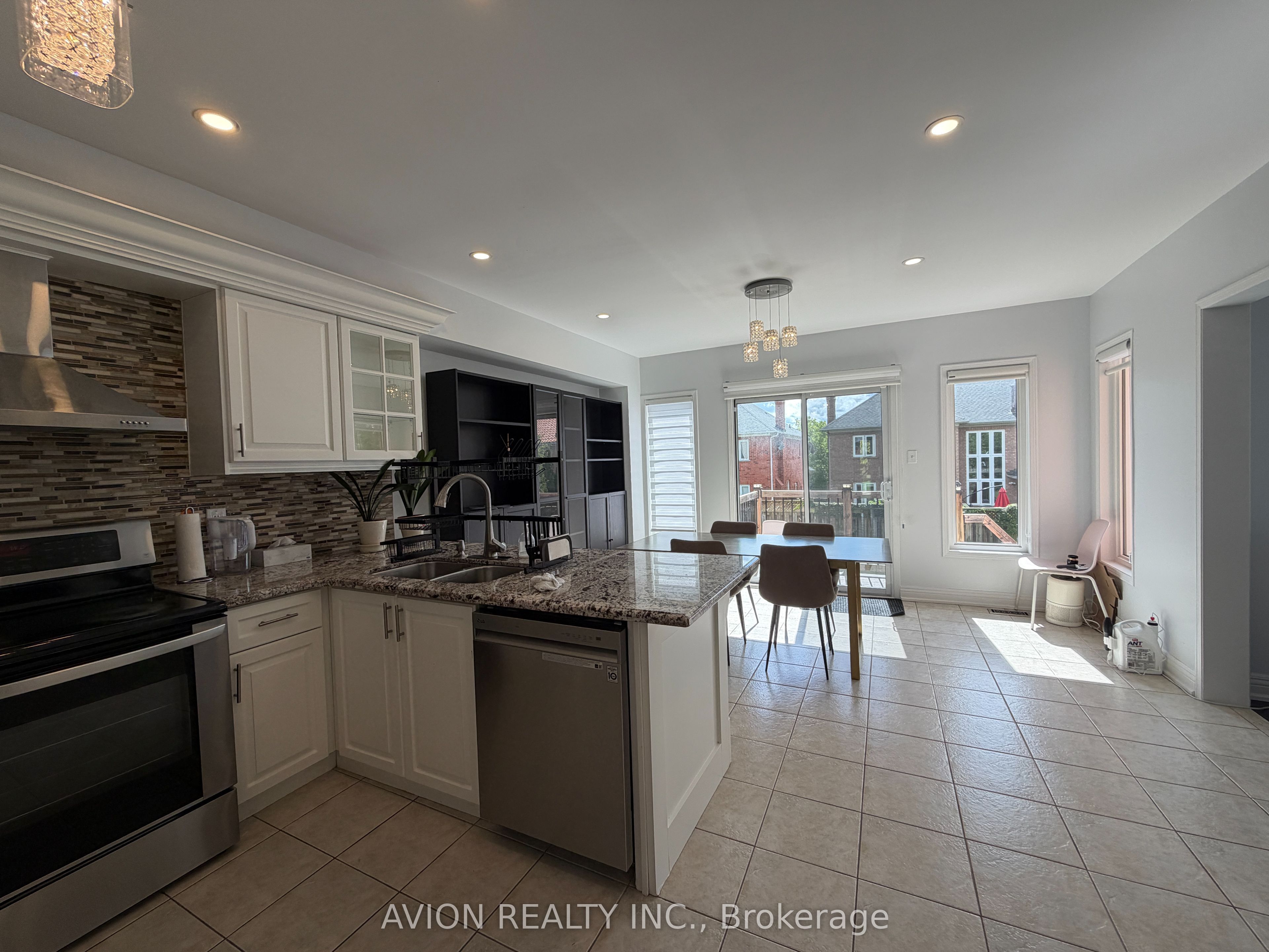 29 Falling River Drive, Richmond Hill 3