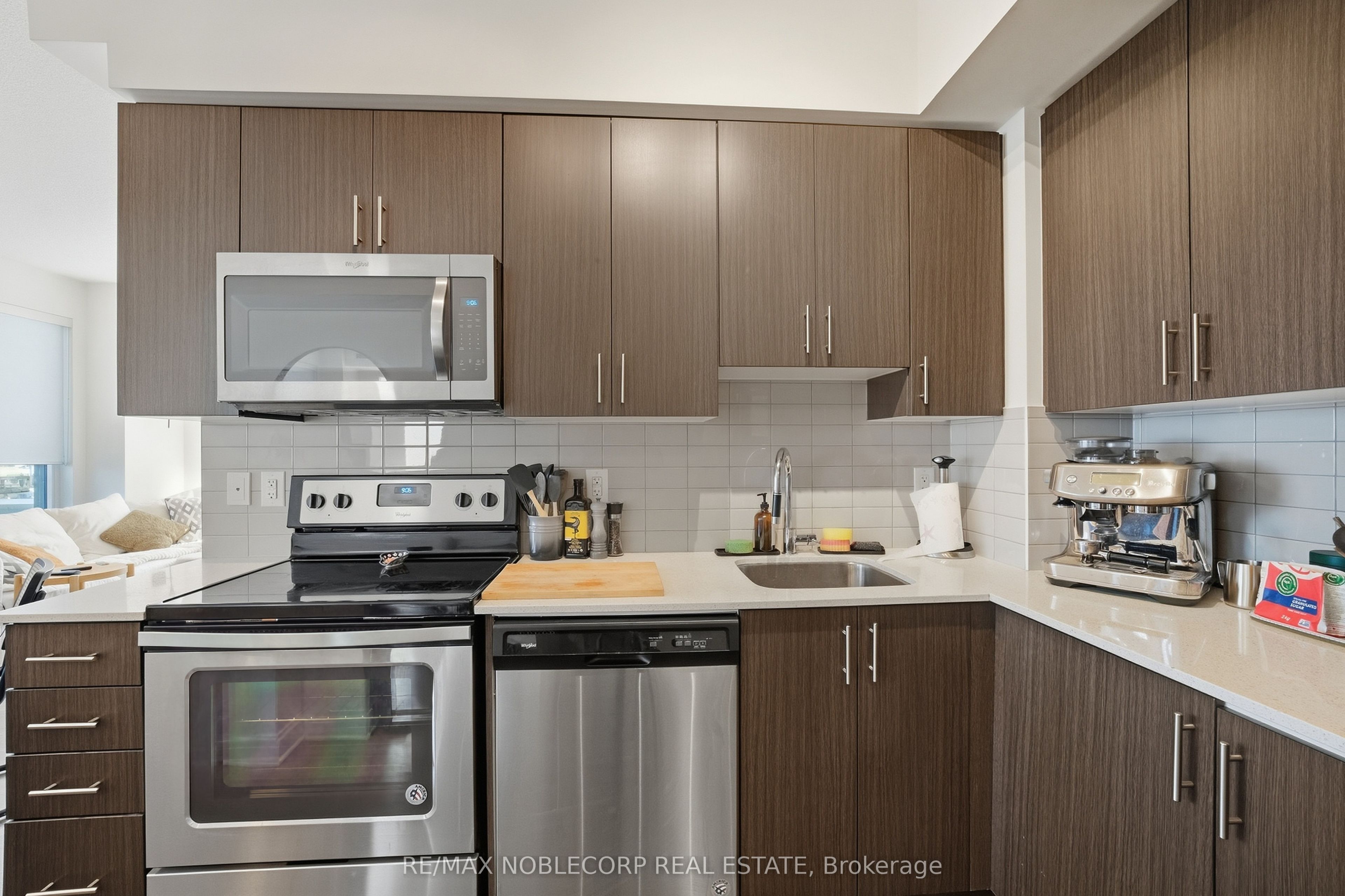 Unit 805 - 3600 Highway 7 Road, Vaughan 3