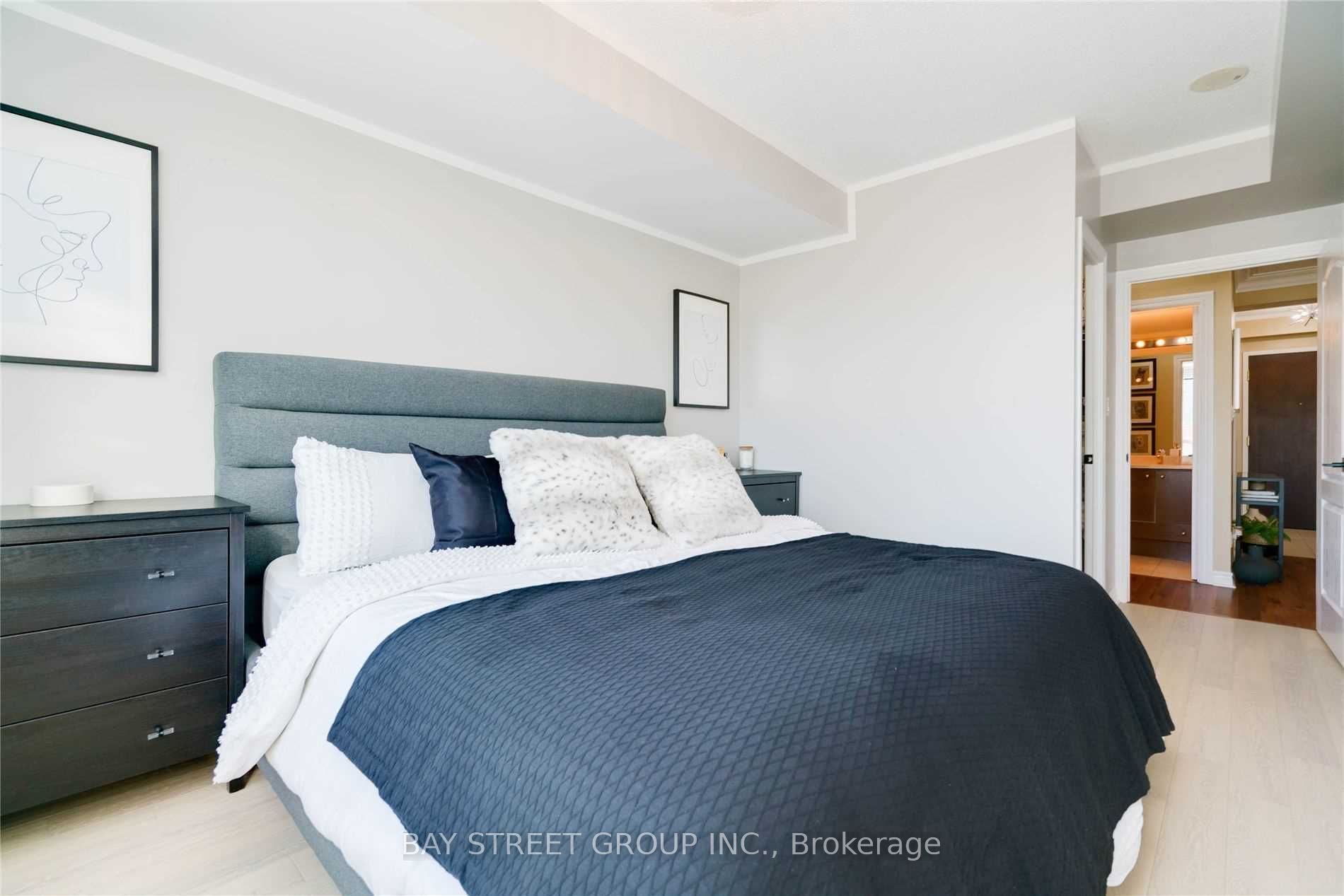 Unit 204 - 88 Promenade Circle, Vaughan 5