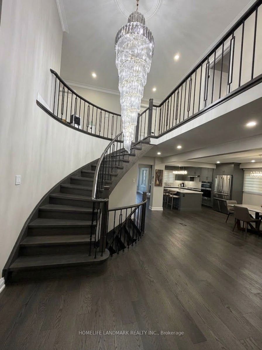 Upper 11 Ravenhill Crescent, Markham 2