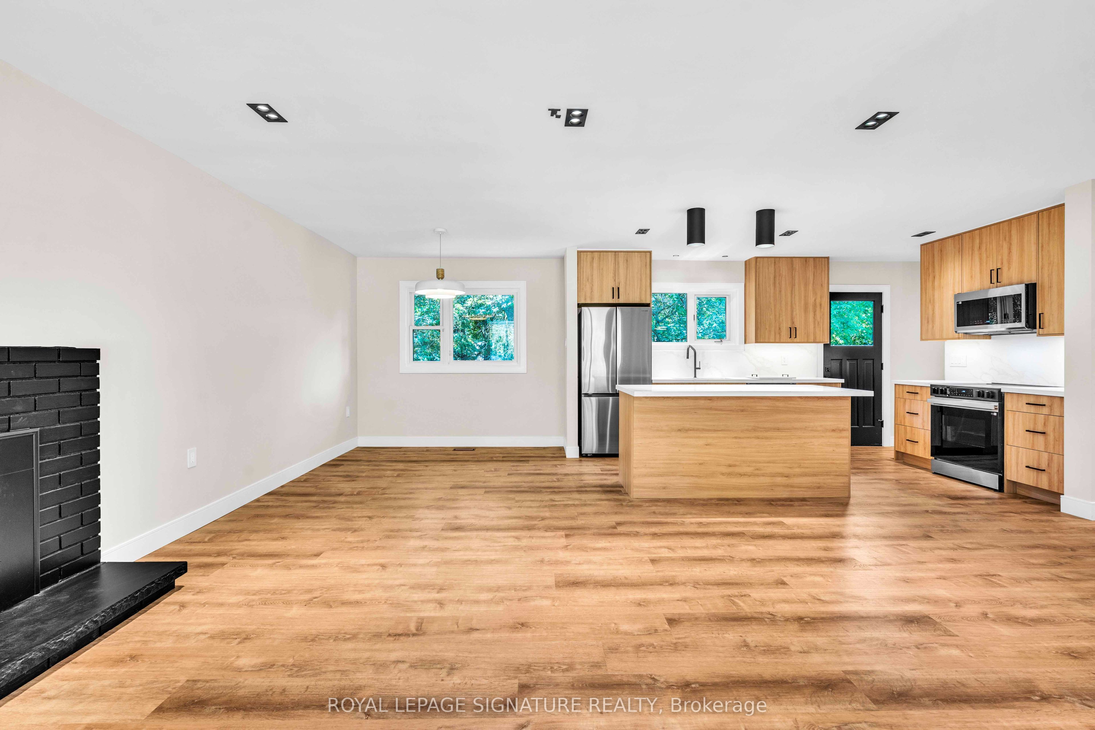 Unit Unit A - 986 Srigley Street, Newmarket 5