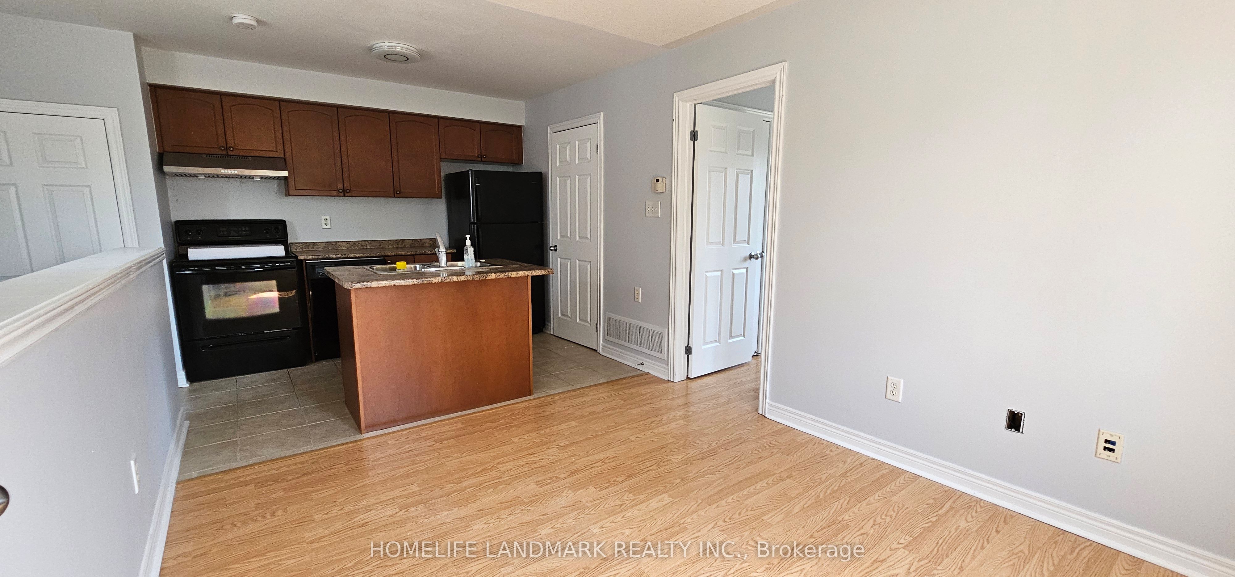 Unit Coach - 109 Northvale Road, Markham 5