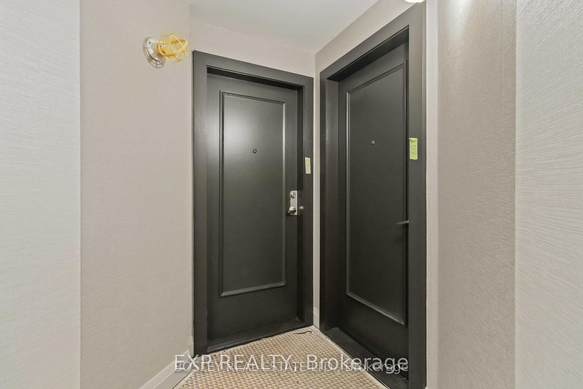 Unit 206 - 7250 Yonge Street, Vaughan 4