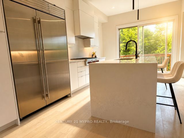 27 Milky Way Drive, Richmond Hill 5