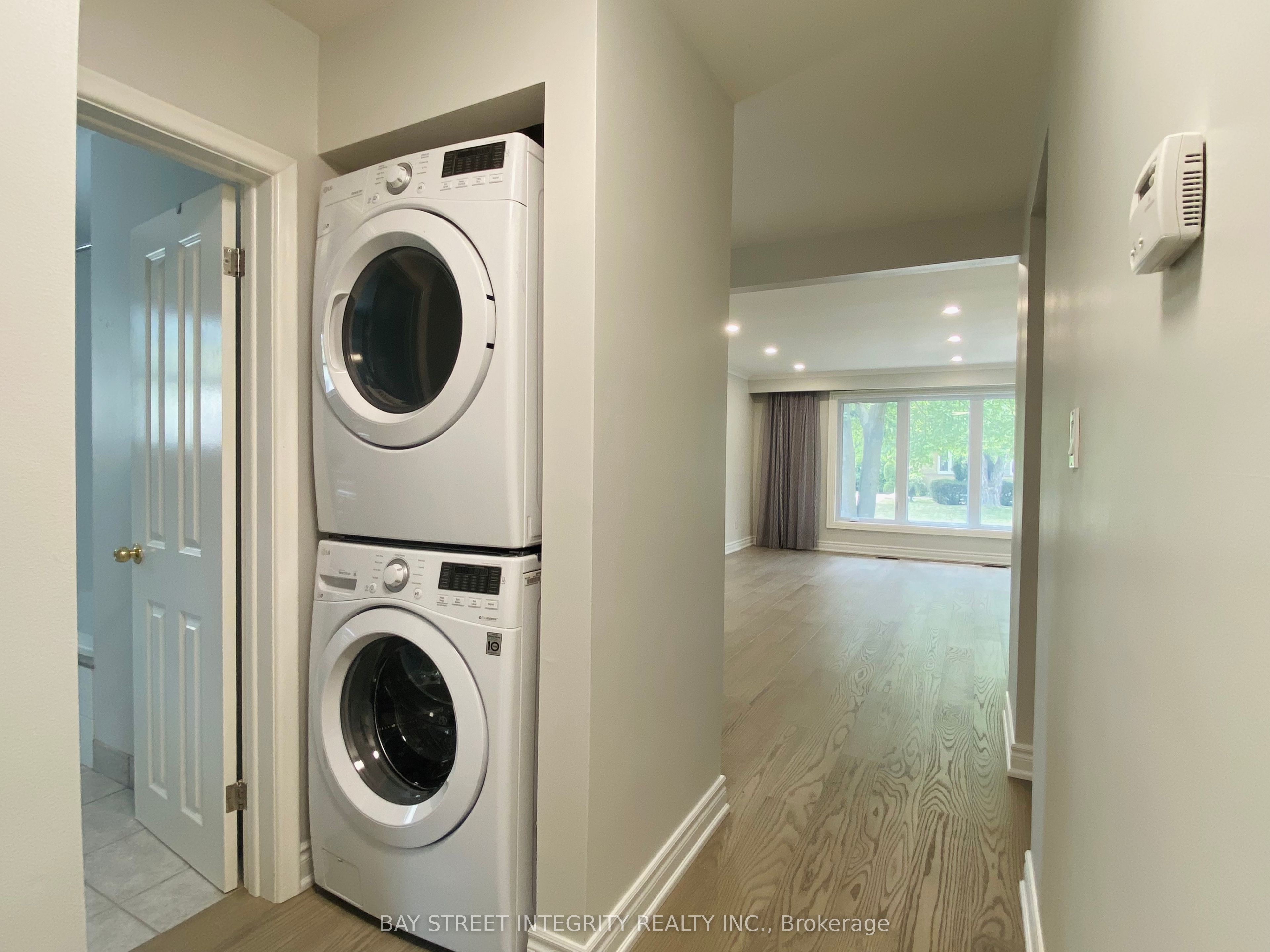207 Maple Avenue, Richmond Hill 4