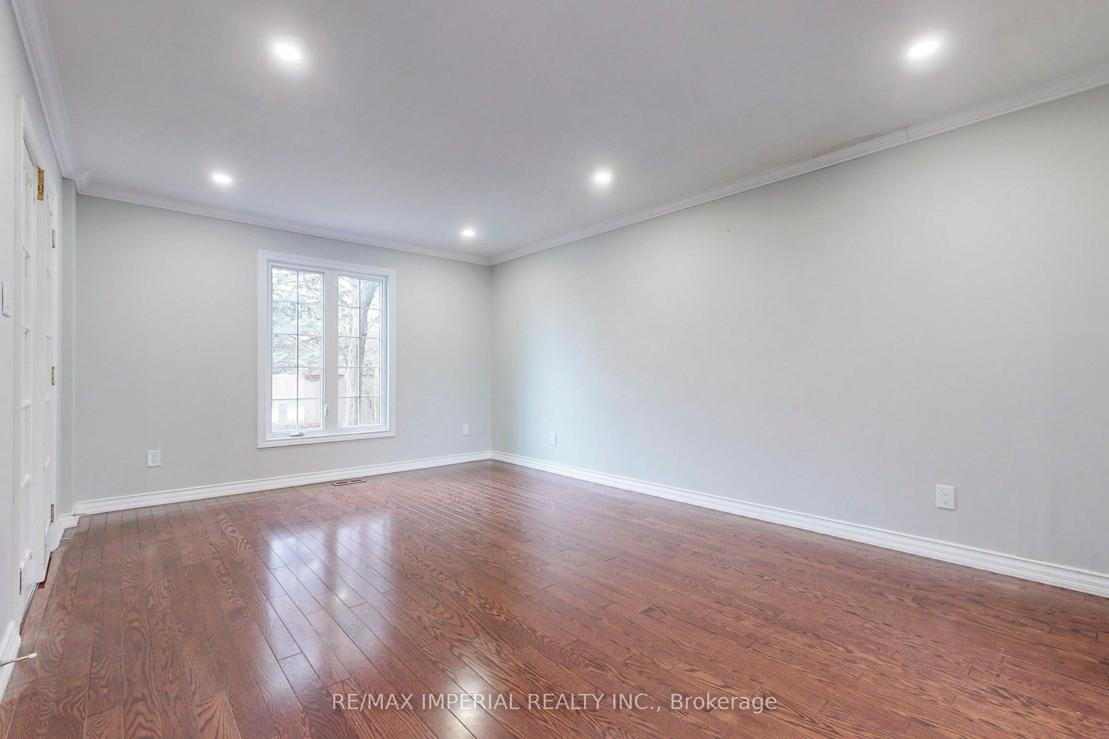 2 Craigleith Crescent, Richmond Hill 3