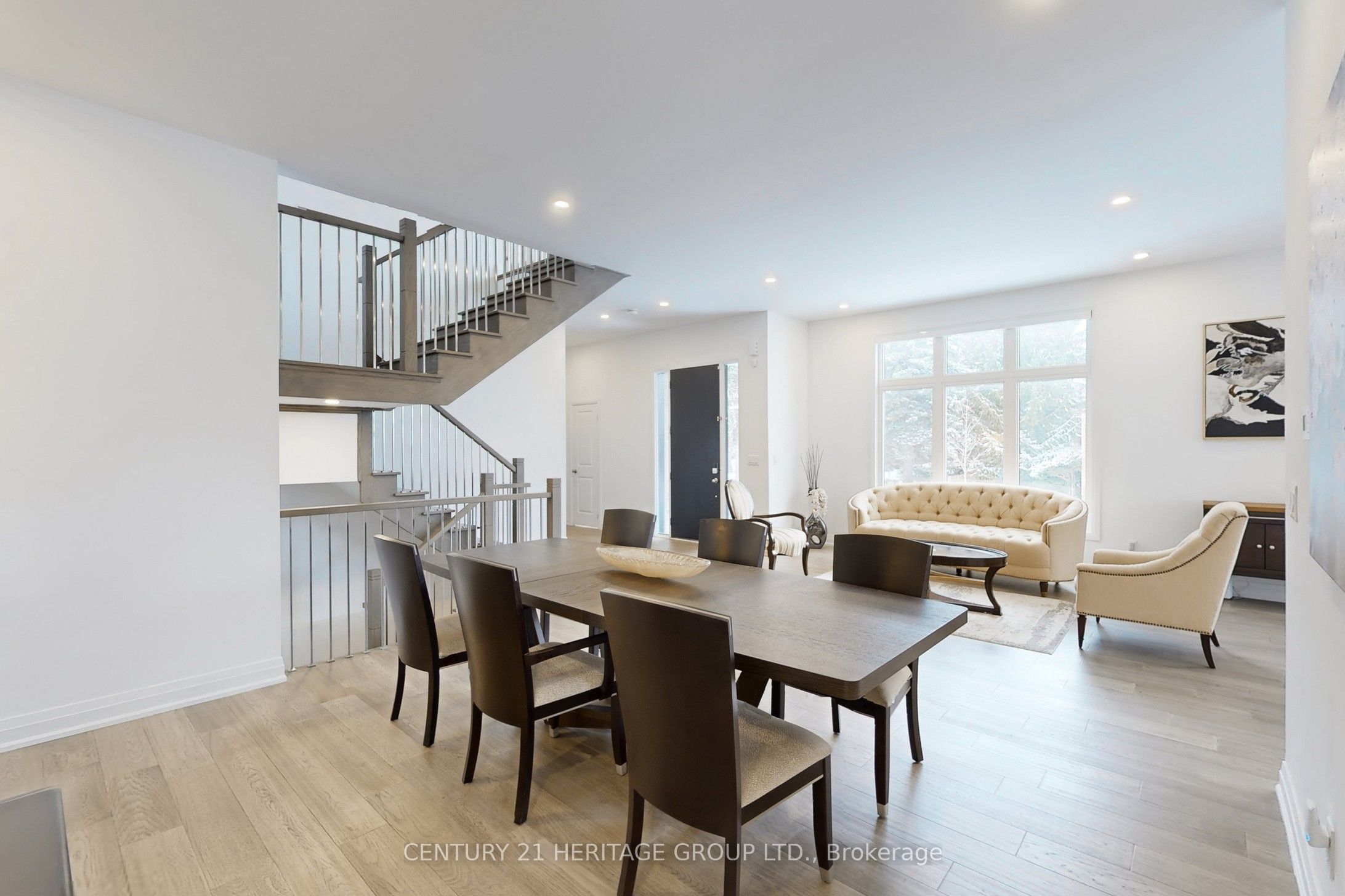 251 Oxford Street, Richmond Hill 4