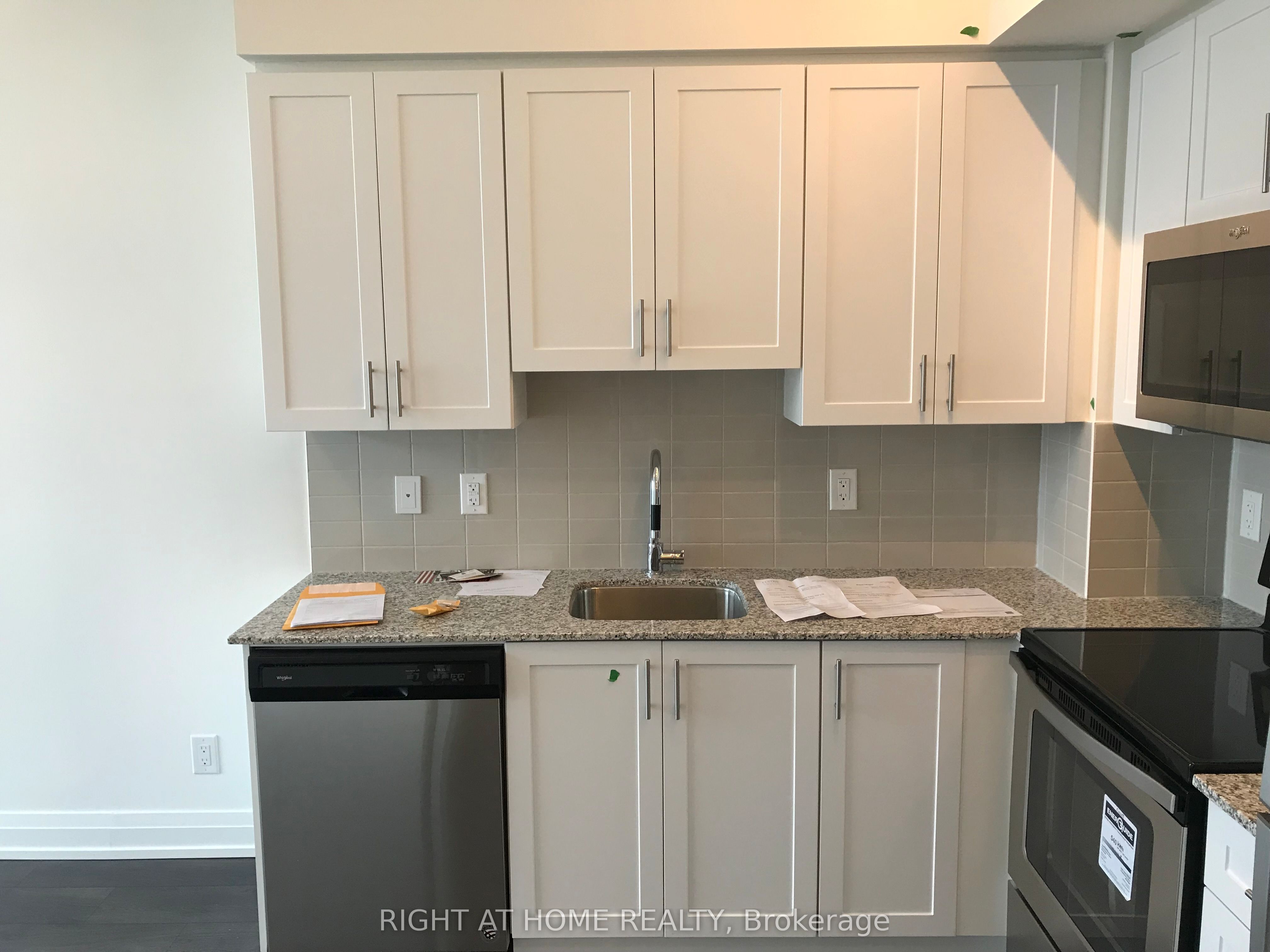 Unit 2909 - 3700 Highway 7, Vaughan 5