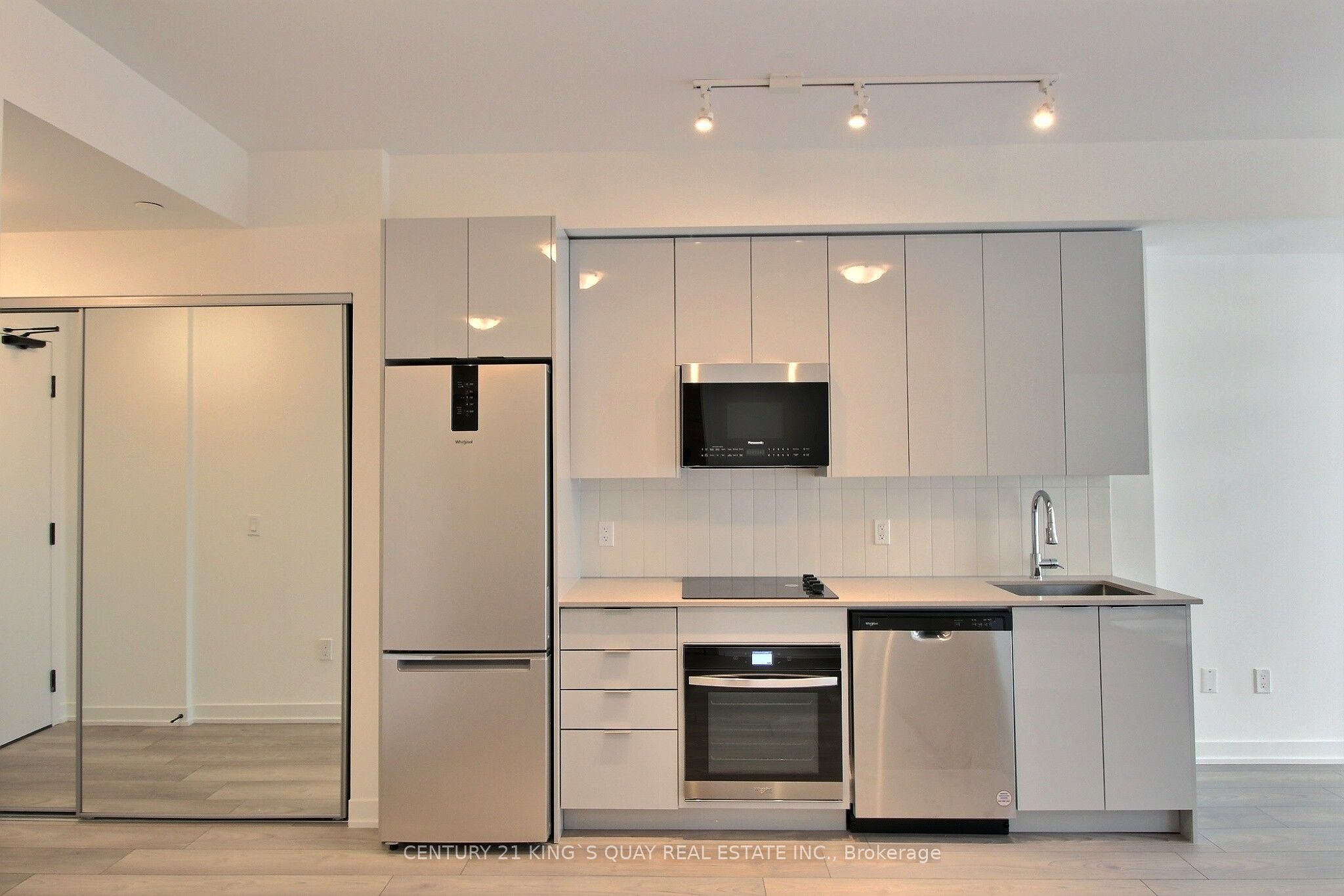 Unit 1416 - 10 Abeja Street, Vaughan 4