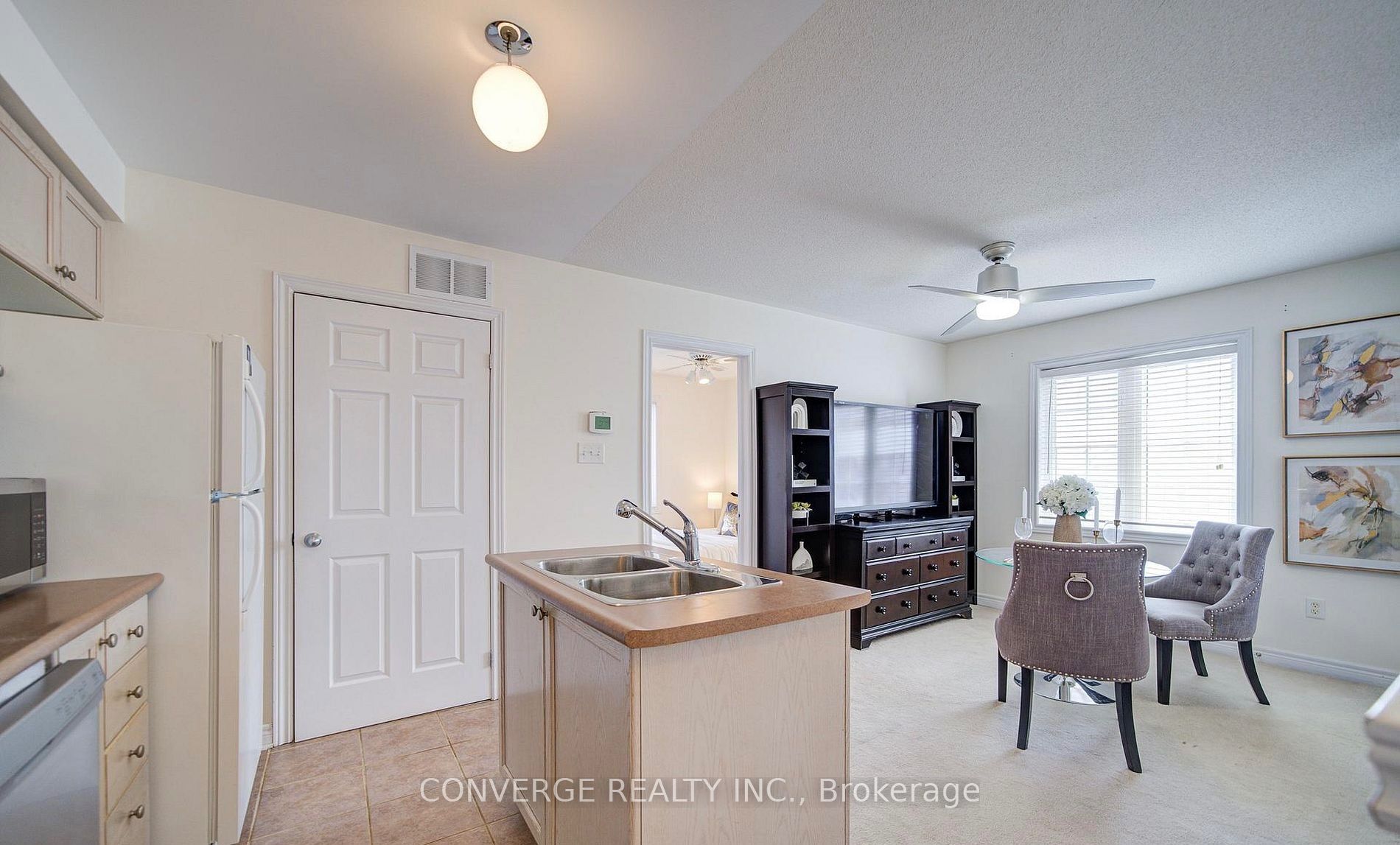 Unit Coach House - 29 Cardrew Street, Markham 4