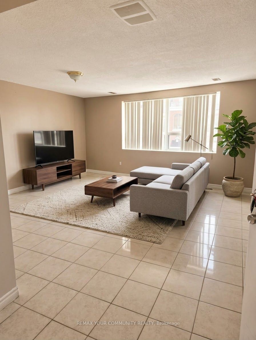 Unit 2 - 10088 Yonge Street, Richmond Hill 3