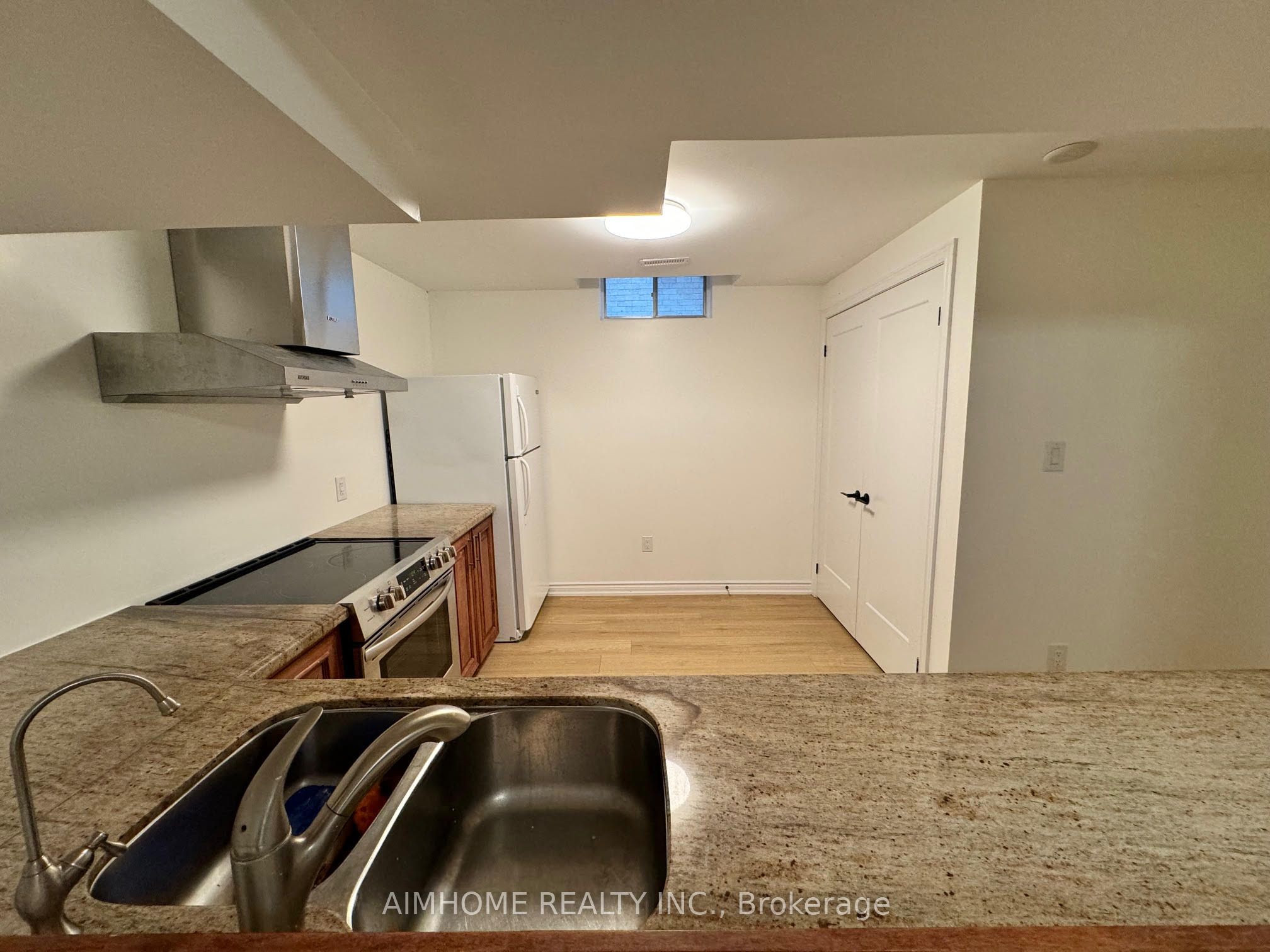 Bsmt 56 Crystal Drive, Richmond Hill 5