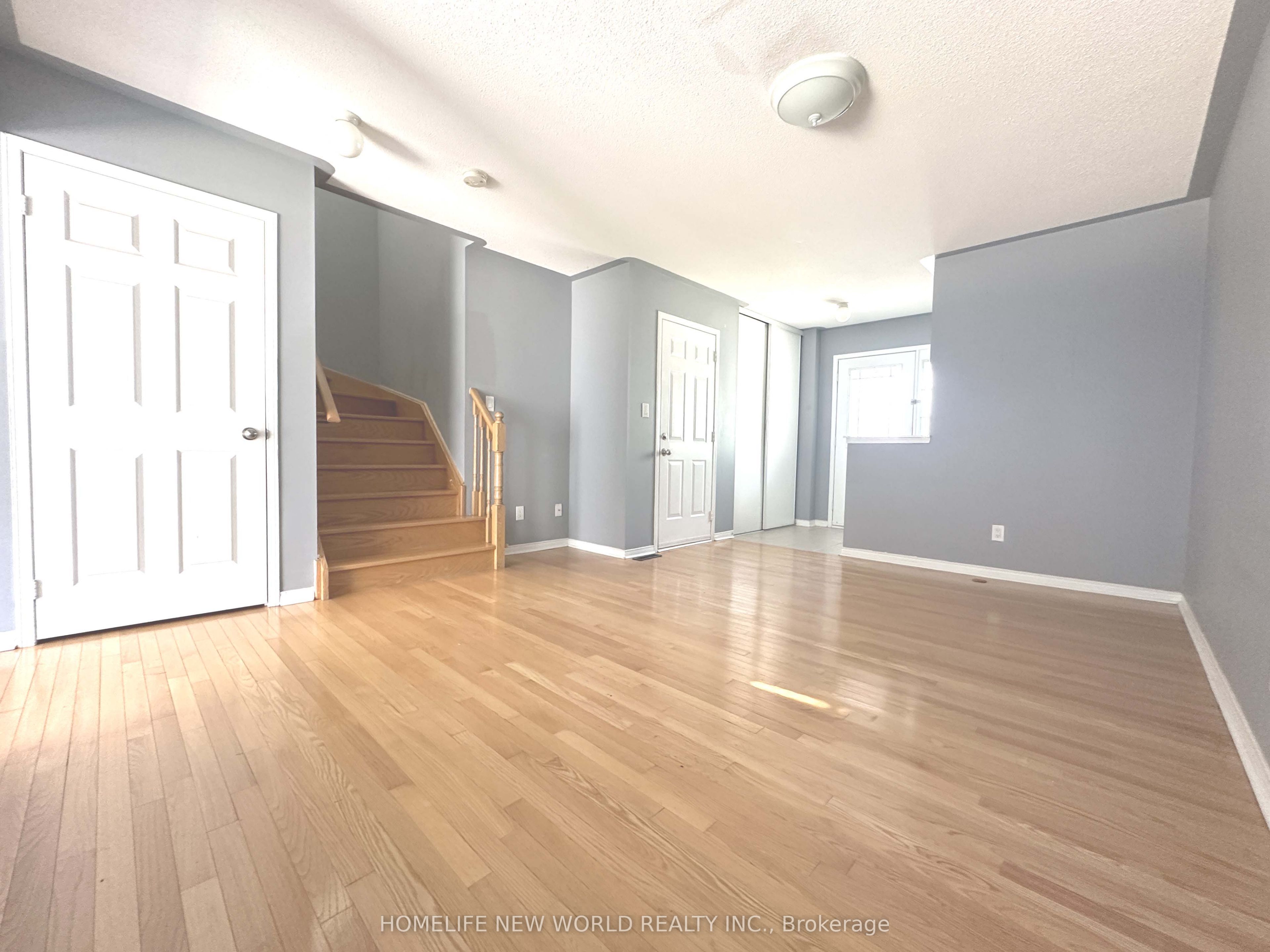 7 Ulson Drive S, Richmond Hill 3