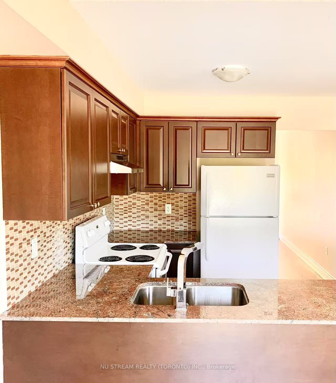 Unit 4 - 43 Madelaine Drive, Barrie 2