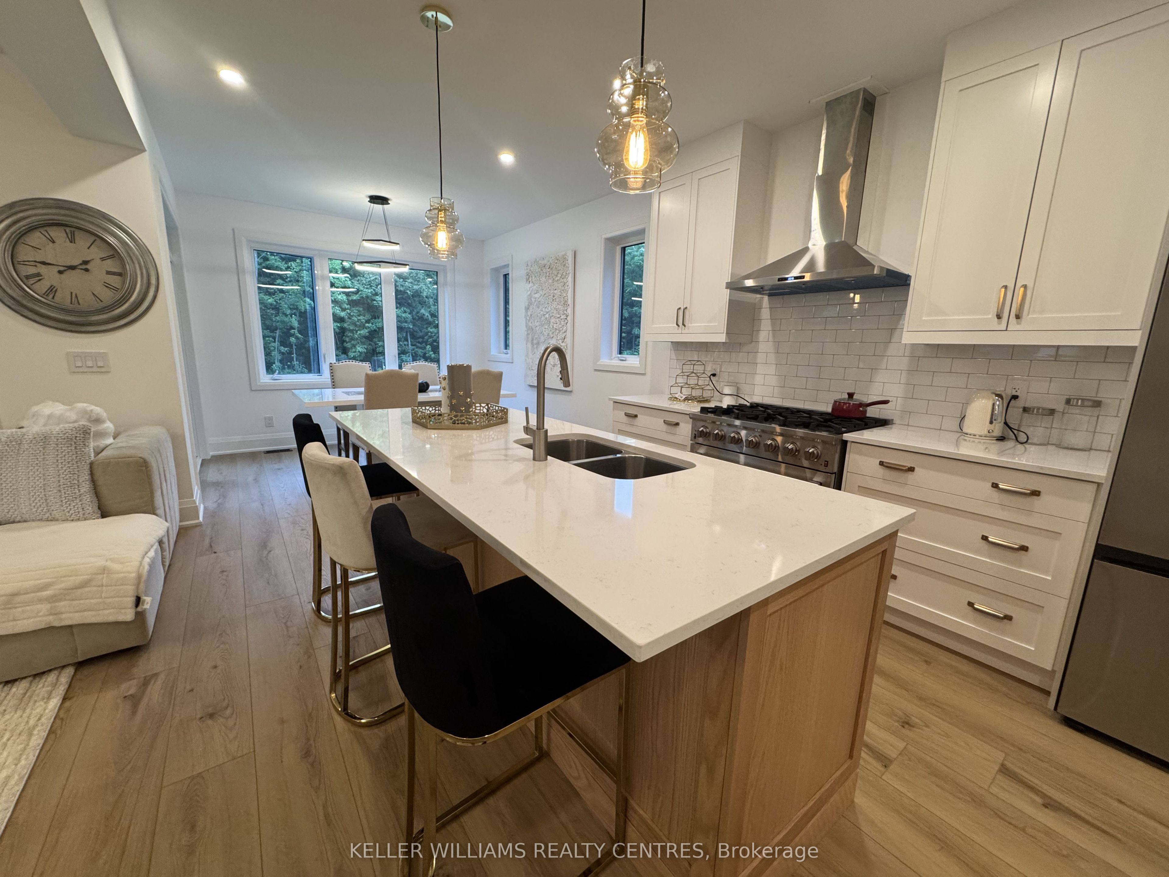 31 Private Mckay Drive, Oro-Medonte 2