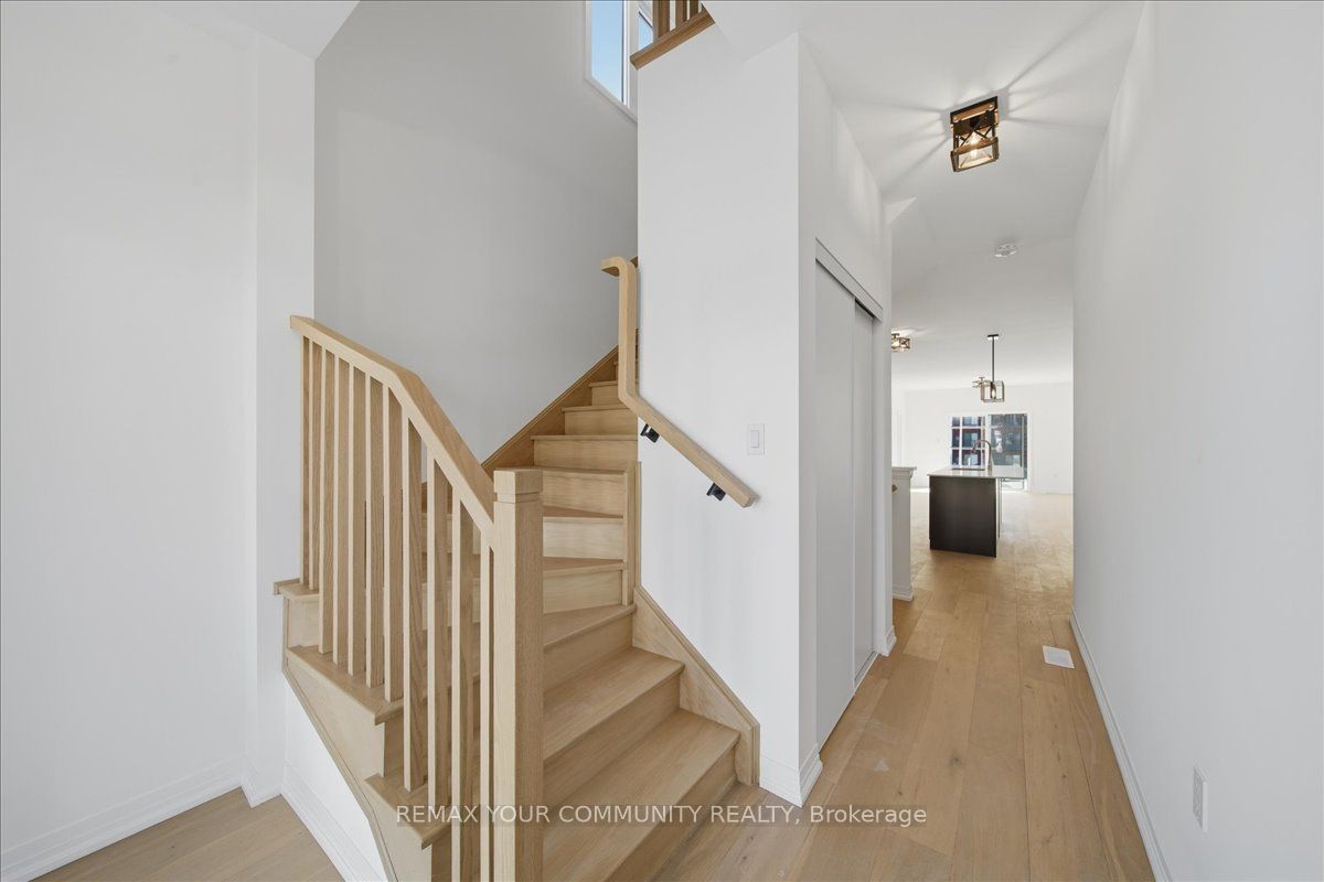 26 Flan Boulevard, Barrie 2