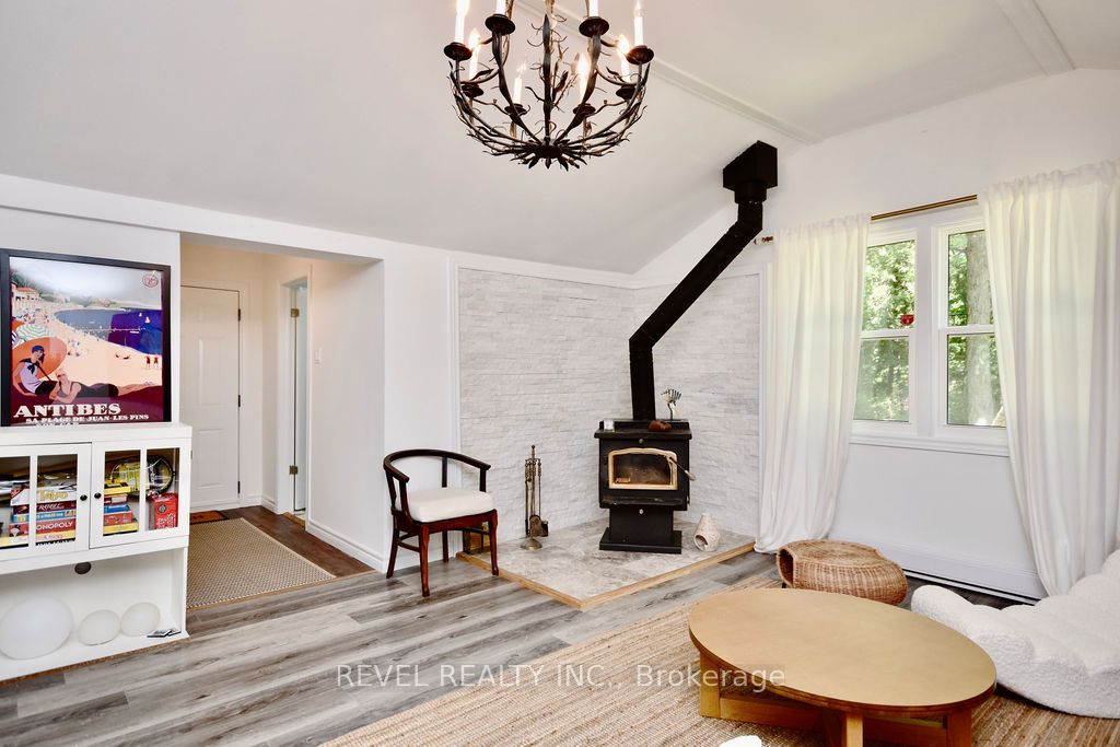 39 Domar Road, Tiny 3