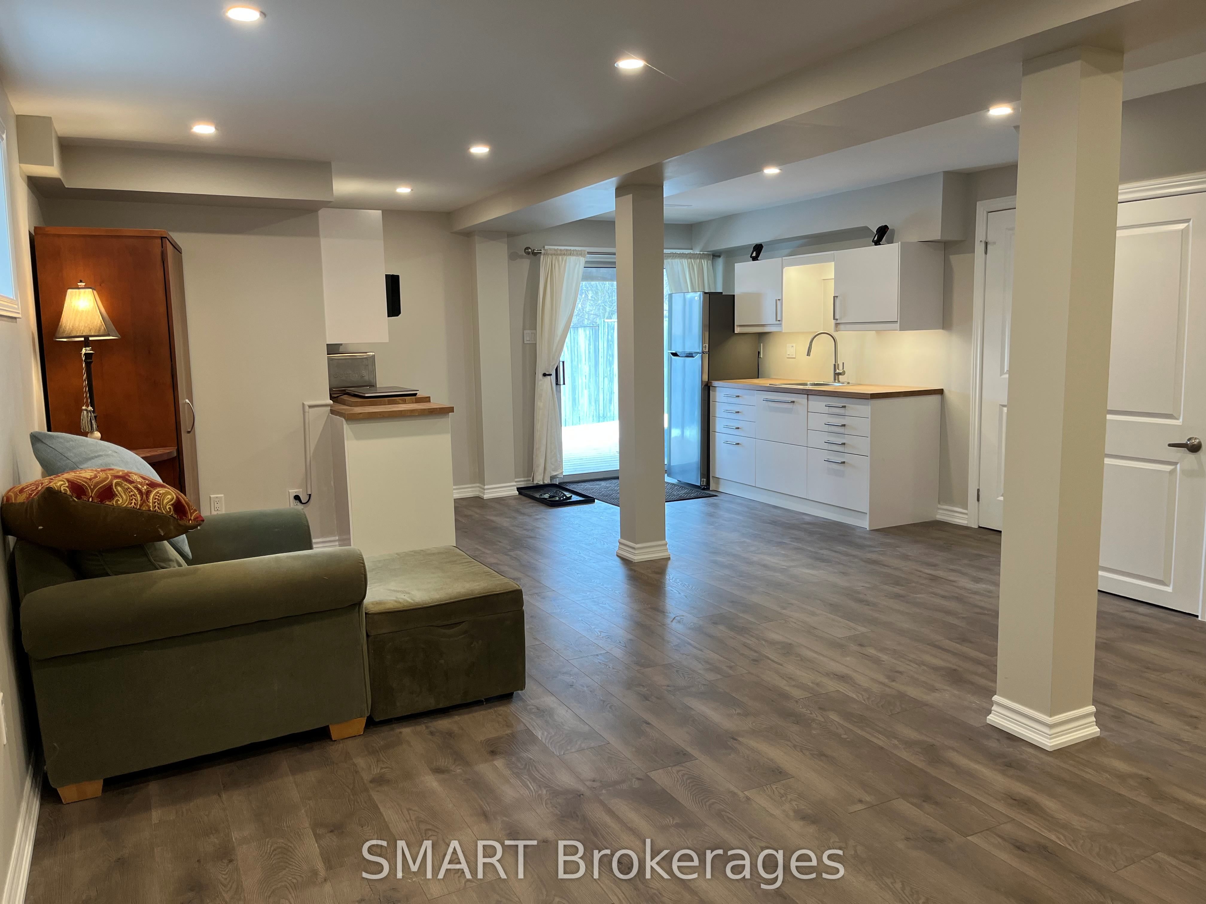 21 Nicholson Drive, Barrie 4