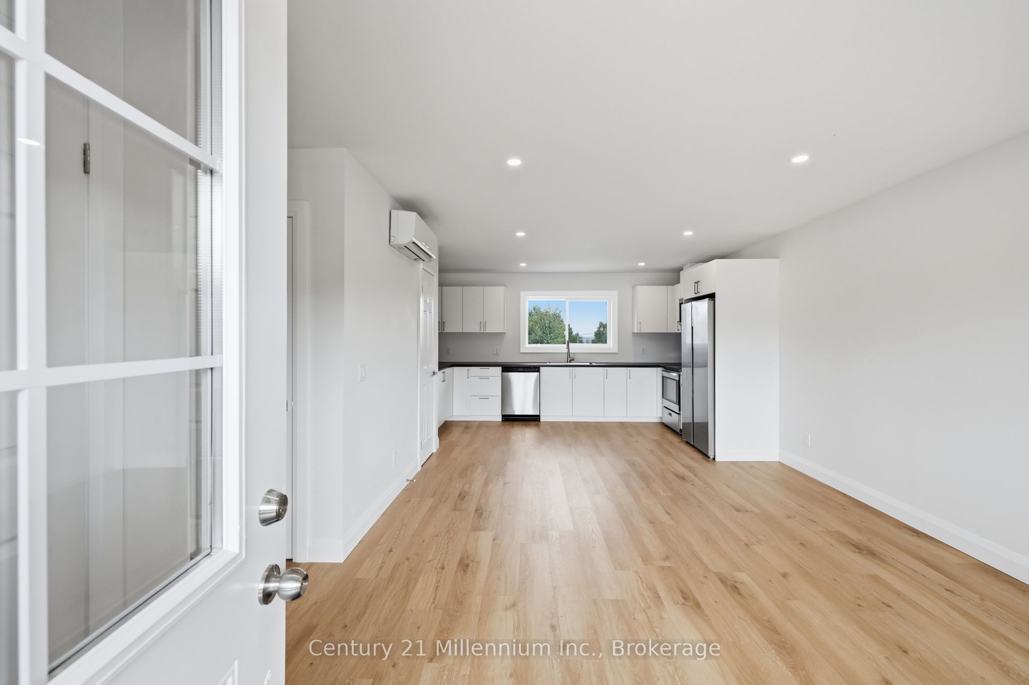 Unit 1 - 9592 BEACHWOOD Road, Collingwood 2