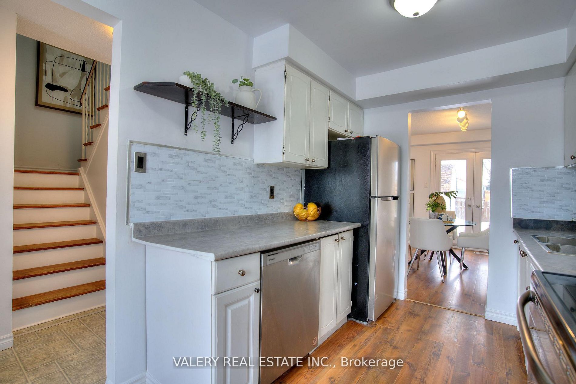 24 Lampman Lane, Barrie 3