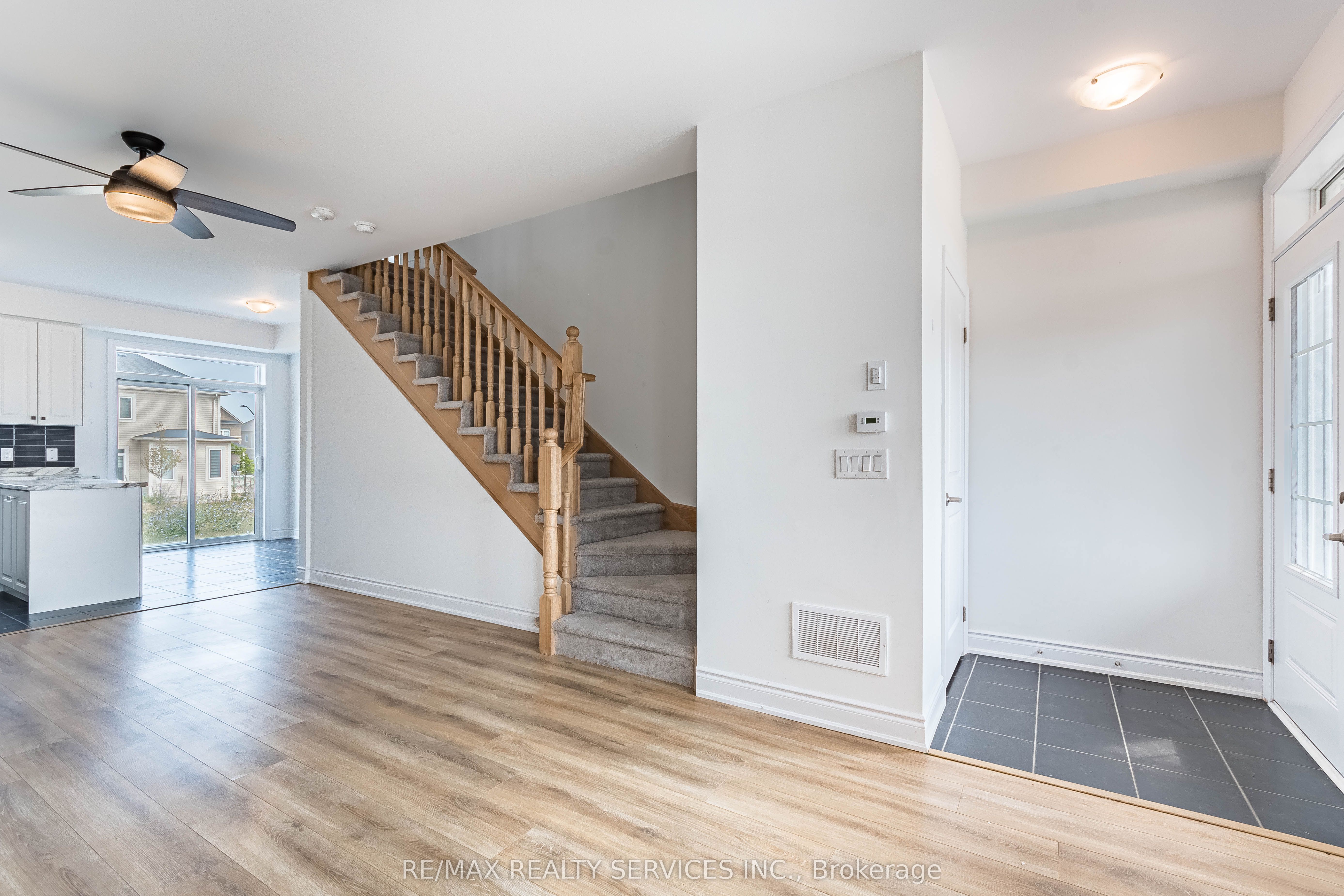 73 Central Square Boulevard, Wasaga Beach 5