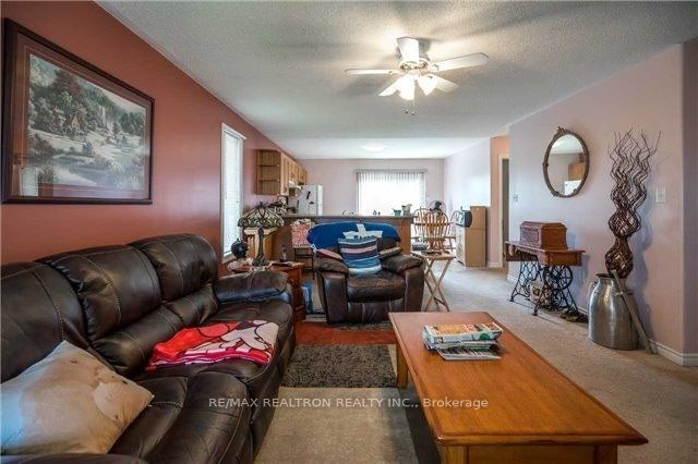 Unit A - 49 Hanmer Street E, Barrie 3