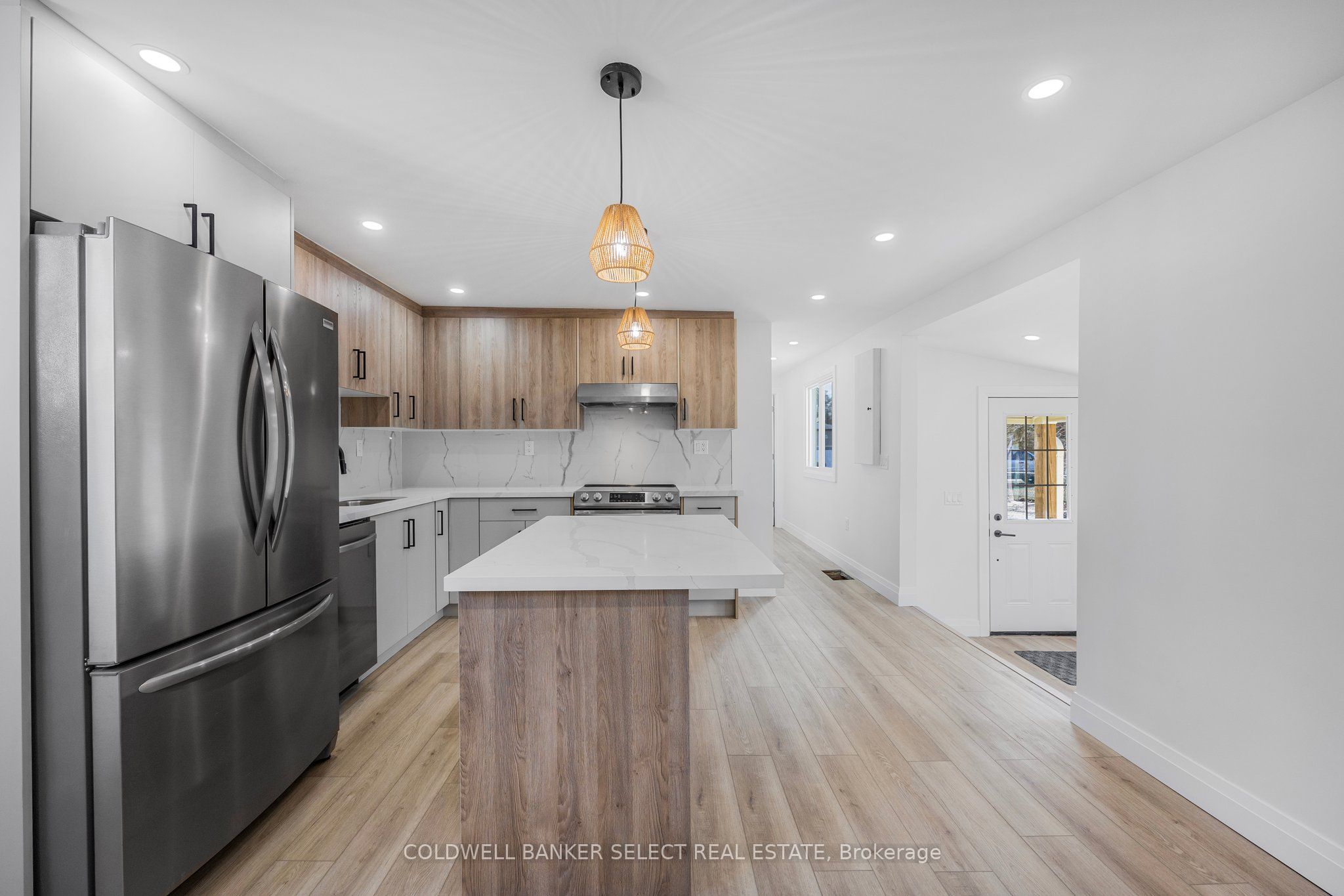 Unit Unit 2 - 338 Old Mosley Street, Wasaga Beach 5