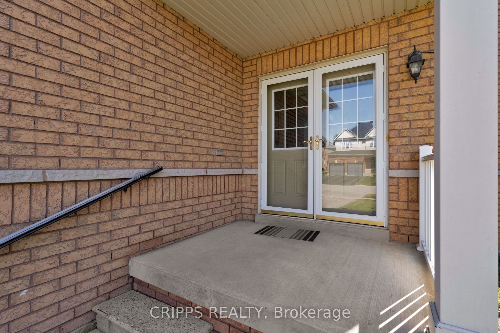 13 Charlemagne Ave, Barrie, Ontario L4M0A9 For Sale HouseSigma